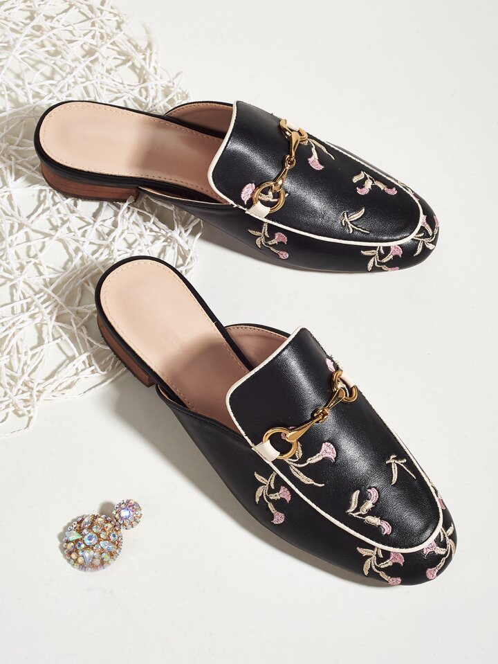 7Ladies' Metal Ring Decorated Low-heeled Loafers Black50+ sold recentlyGBP£15.40-14% | SHEIN