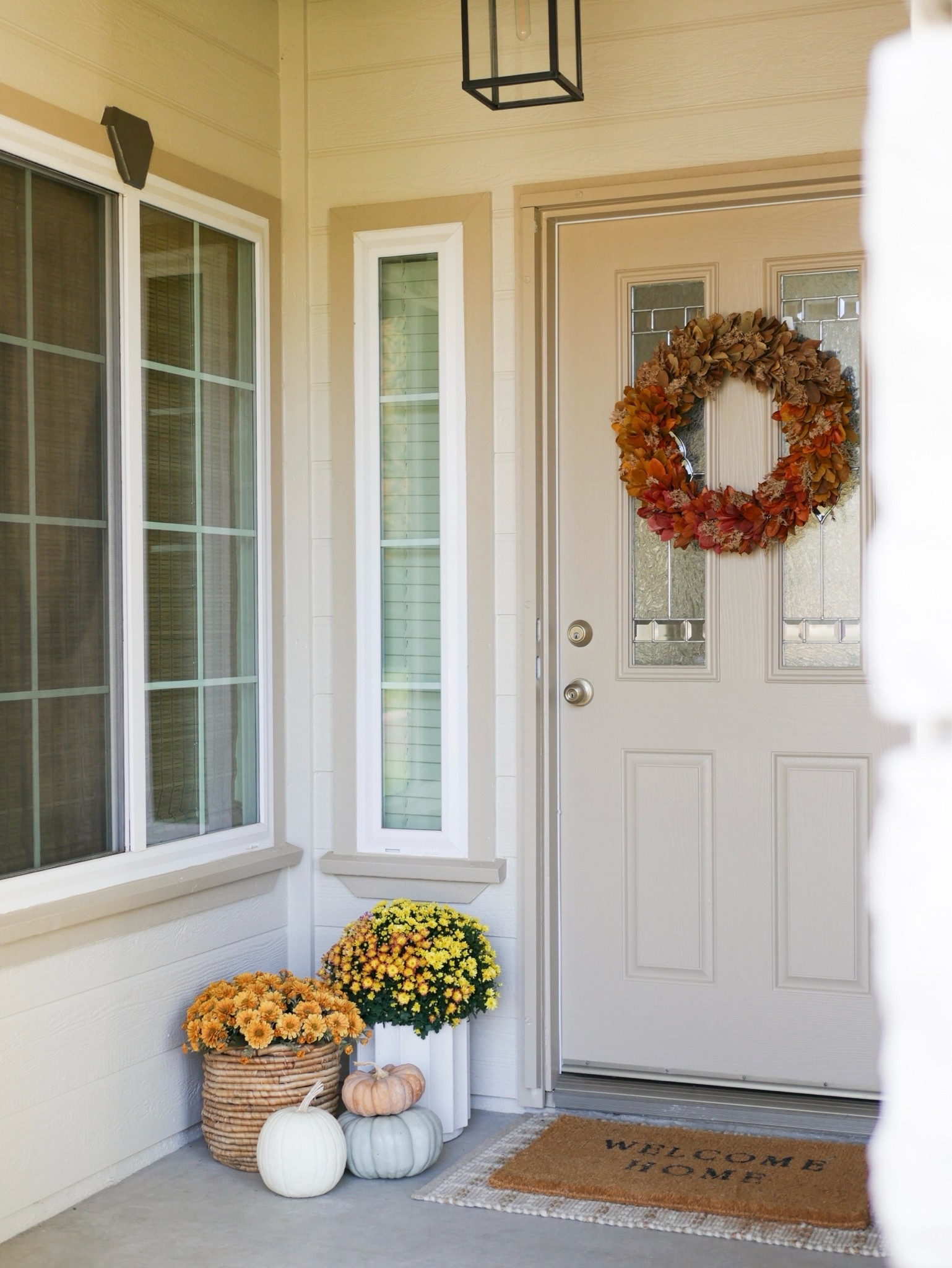 Simple porch styling for Fall 🍂

#LTKHome #LTKSeasonal
