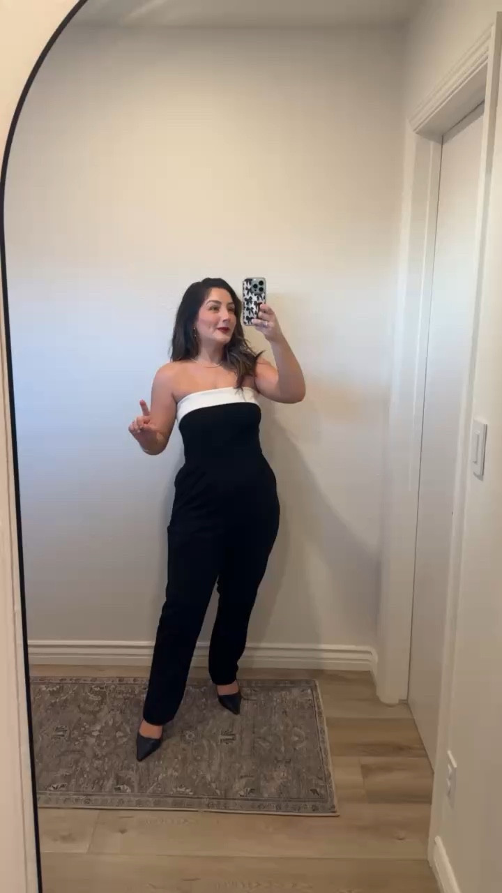 Jumpsuit size small 
Petite friendly!!

5’0” 140lbs

#LTKPetite #LTKStyleTip #LTKSaleAlert