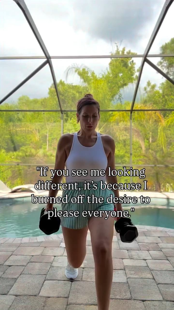 I stopped shrinking myself to fit places I outgrew. 

Comment “shop” for details 

#relatablereel #athleisurestyle #relatablereels #momstyle #momlife