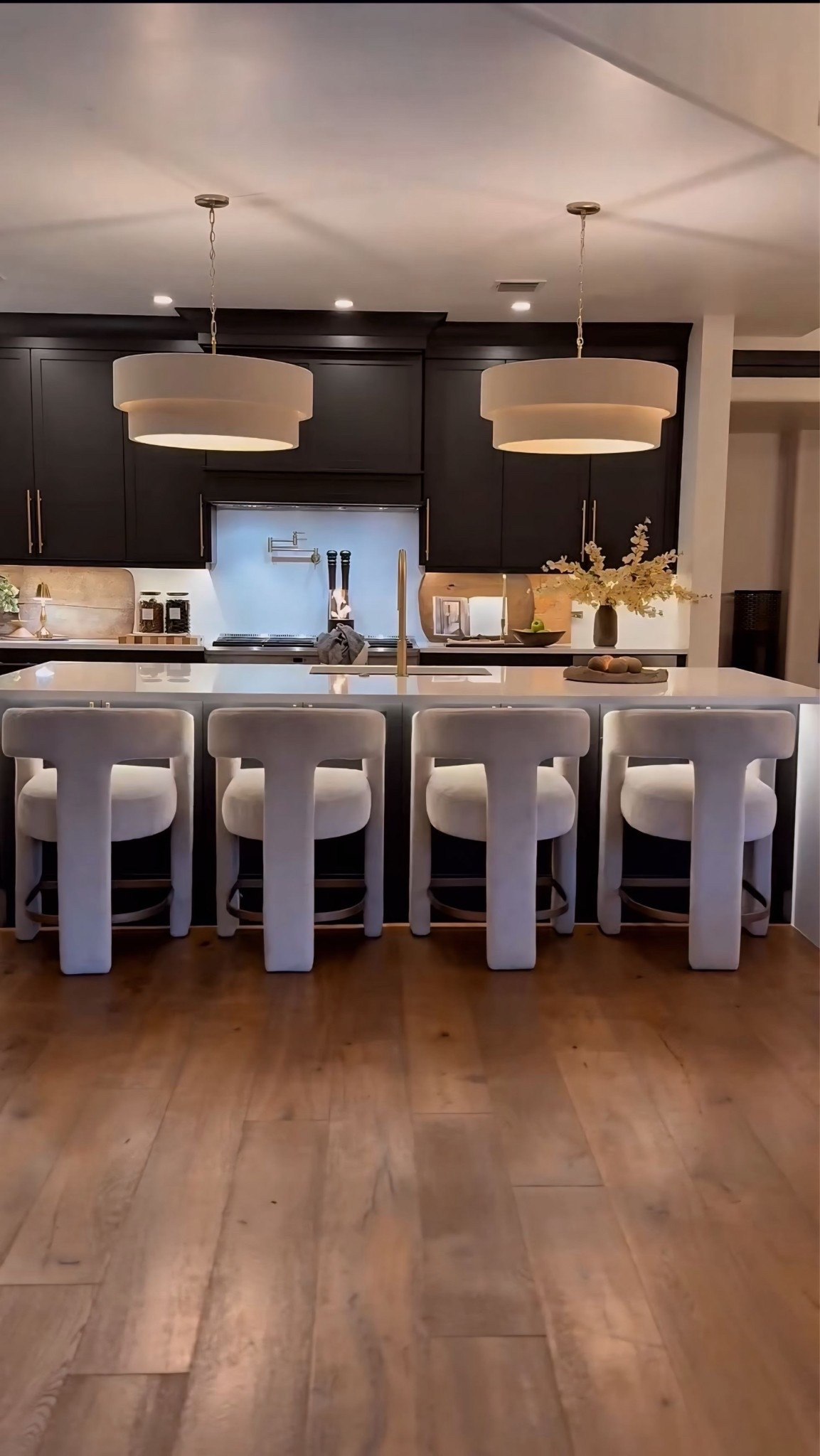 I loved these barstools so much. I brought them over to my new home! I cannot wait to start my kitchen project and show you all the end result! ✨

Modern aesthetic kitchen 
Cozy home decor 
Modern neutral home decor 
Kitchen barstools 
Designer inspired finds￼

#LTKHome