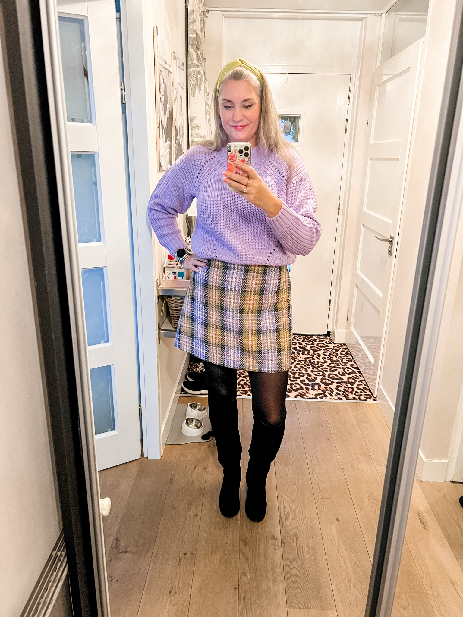 Ootd - Thursday. Lavender sweater (old, HEMA), plaid skirt (C&A), black tights and knee high suede boots. 



#LTKwinter #LTKnederlands #LTKeurope