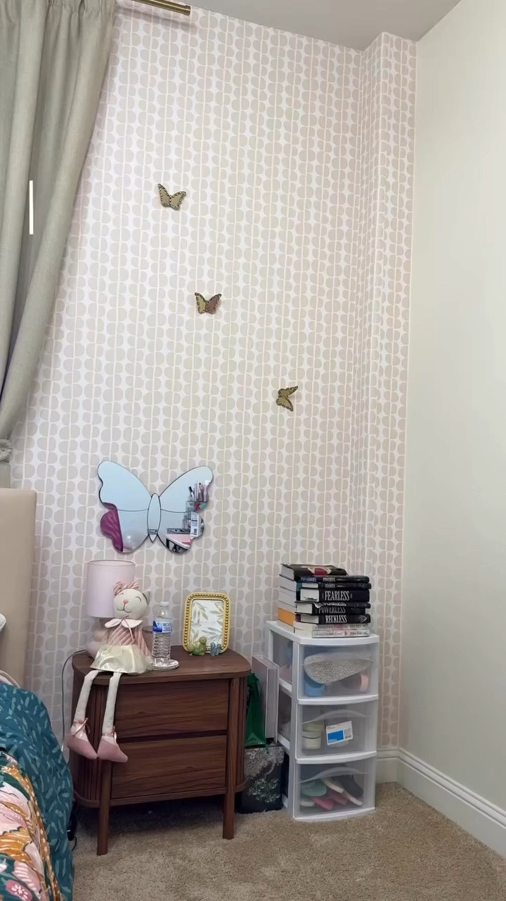 The newest addition to my teenager’s bedroom!

Comment “Shop” and I’ll DM you a link to purchase

This beautiful, stylish, and tall arched bookshelf makes any room feel complete. It’s perfect for storing books while adding a little style to the space.

Stay tuned to see how we style it.

Question: How do you like to organize your bookshelves all books or a mix of storage and decor?

#bookshelfgoals #bookshelvesofinstagram #bookshelforganization #teenbedroom #decorideasforyourhome