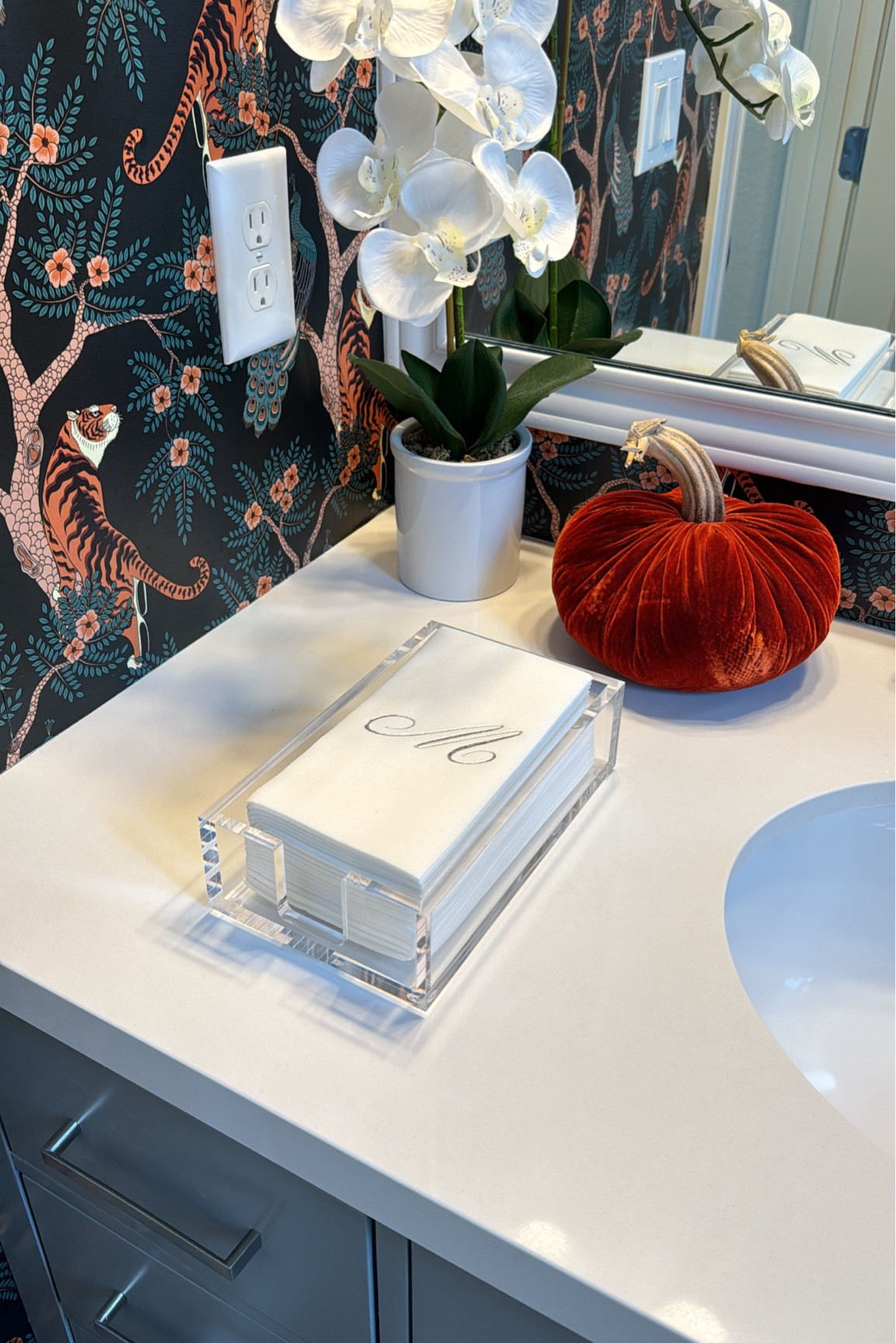 Amazon napkin and holder & wallpaper! 

#LTKSaleAlert #LTKFindsUnder50 #LTKHome