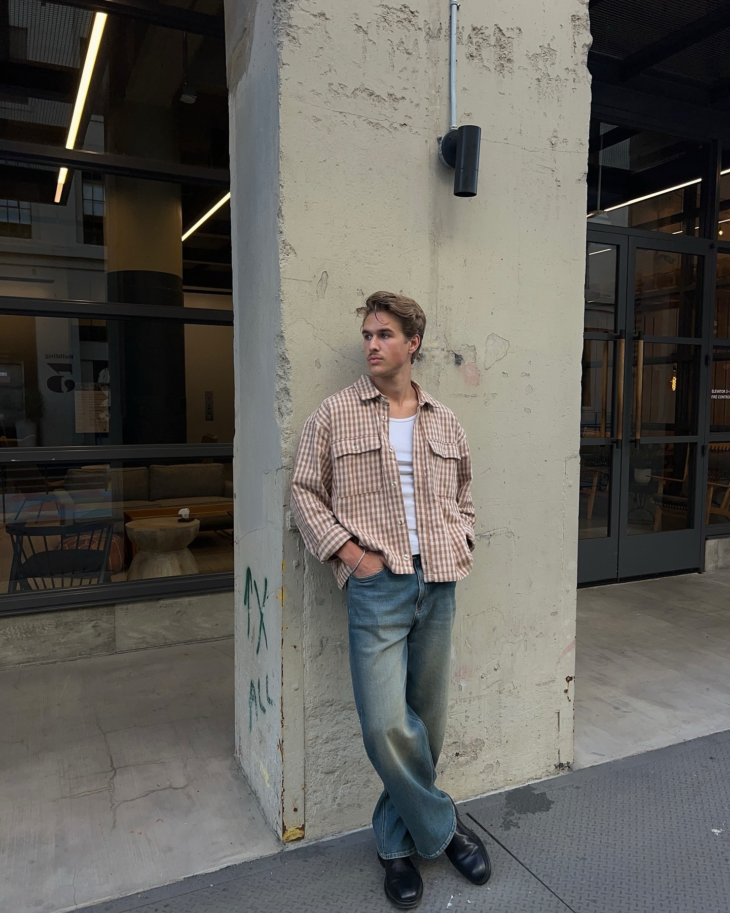 Evidence of my outfit 

#mensfashion #outfitinspo #americana #fashion #outfitpic #jeans #outfitoftheday #mensclothing #mensboots