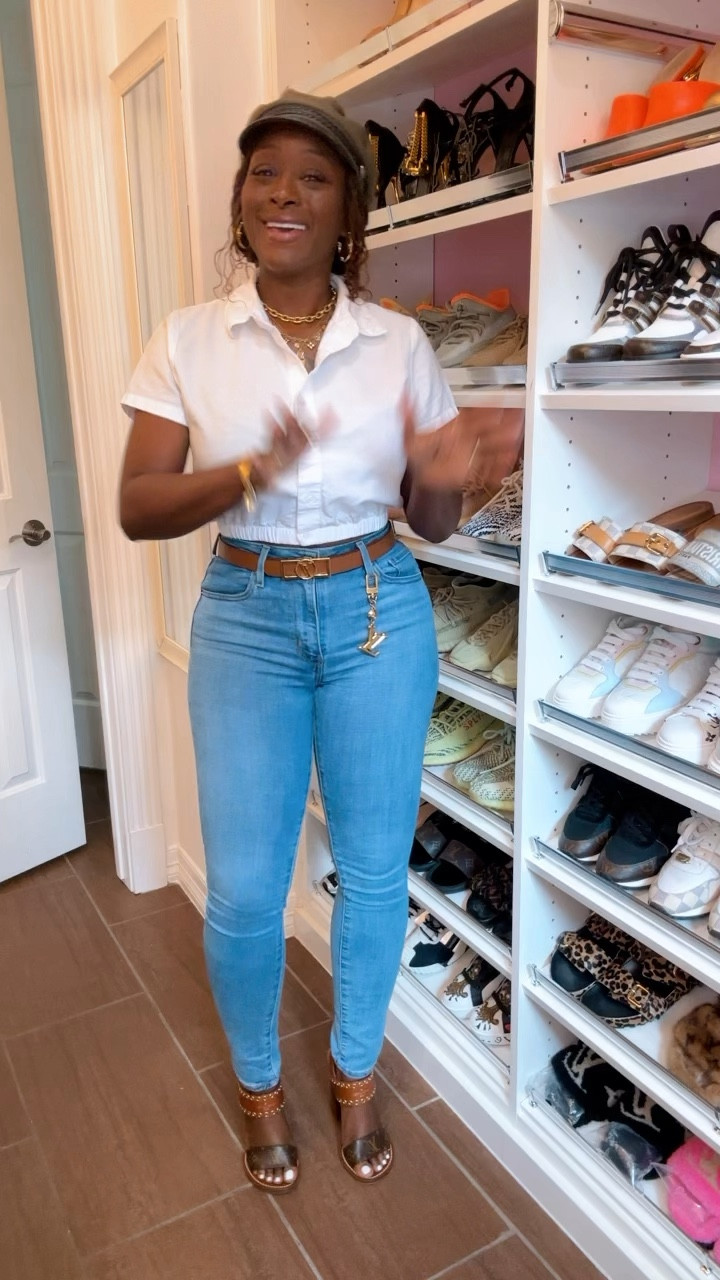 BASIC OUTFIT. CLASSY & SEXY. Top not exact my top is sold out; I found one similar size small! Jeans exact size 25! Stretchy, high waist AMAZING FIT! #forever21 #levis 

#LTKOver40 #LTKFallSale #LTKVideo