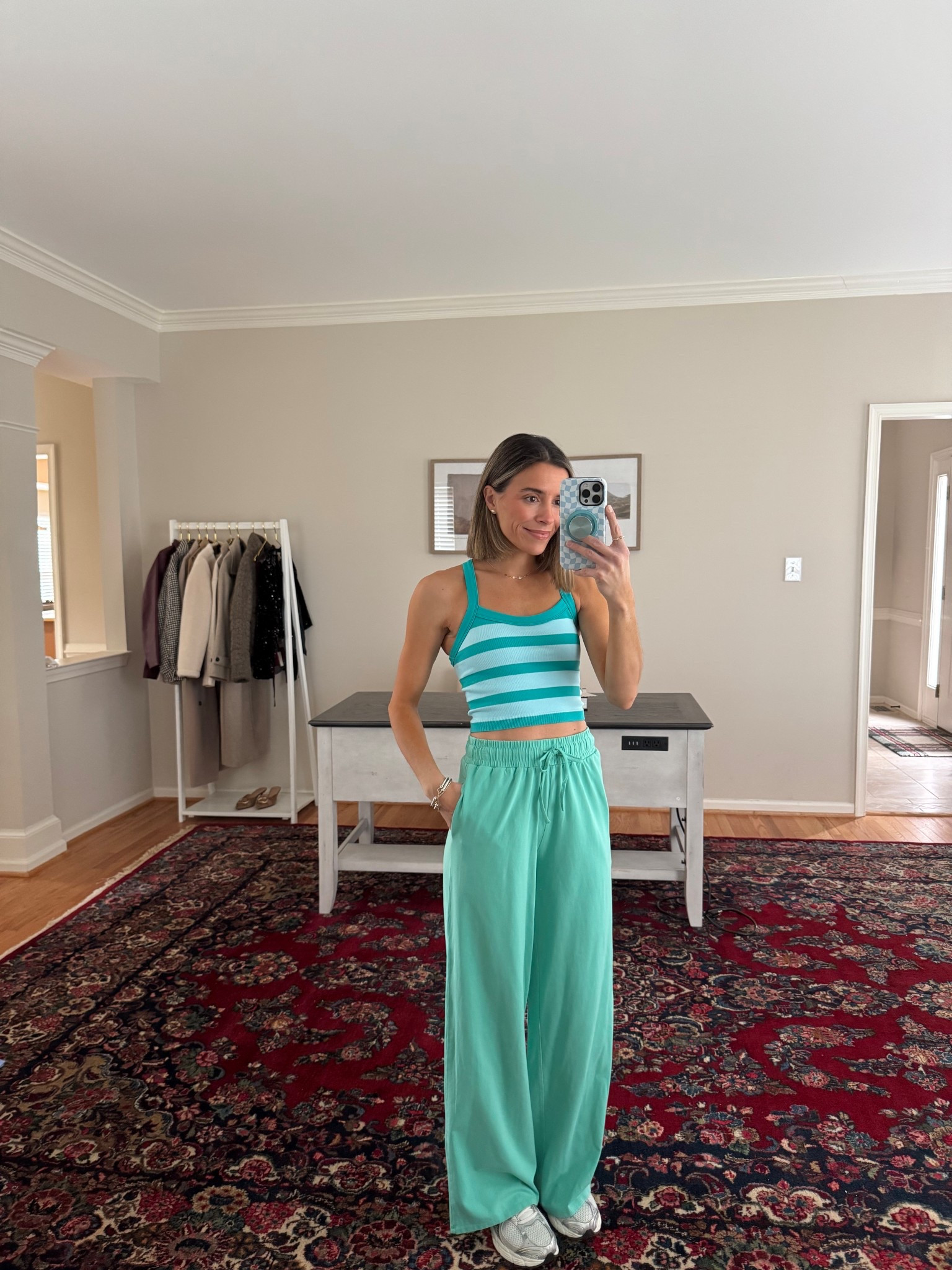 XS pants 
S tank

#LTKActive #LTKFindsUnder50 #LTKFindsUnder100