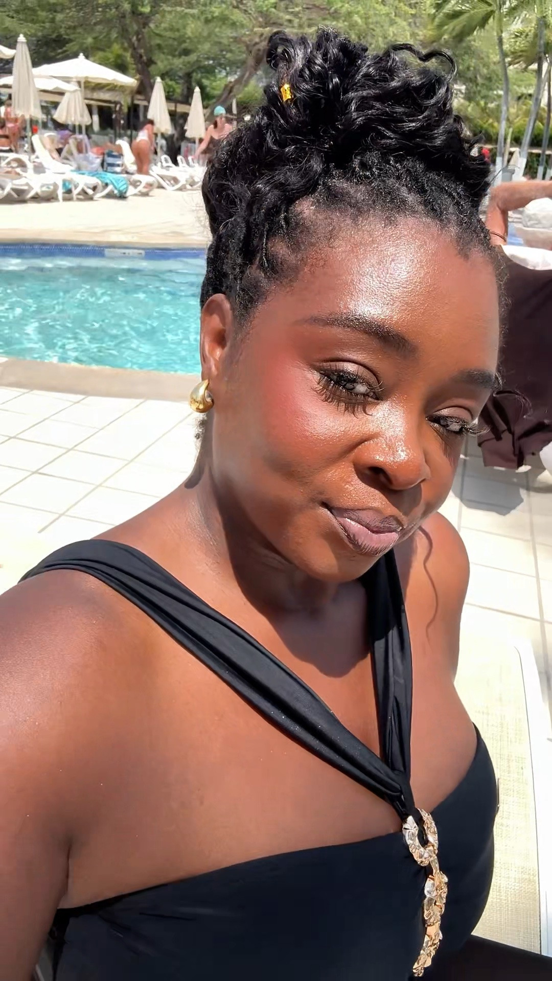 My perfect sunny day “GLOW” makeup routine! ✨

#LTKselfcare #LTKBeauty #LTKActive