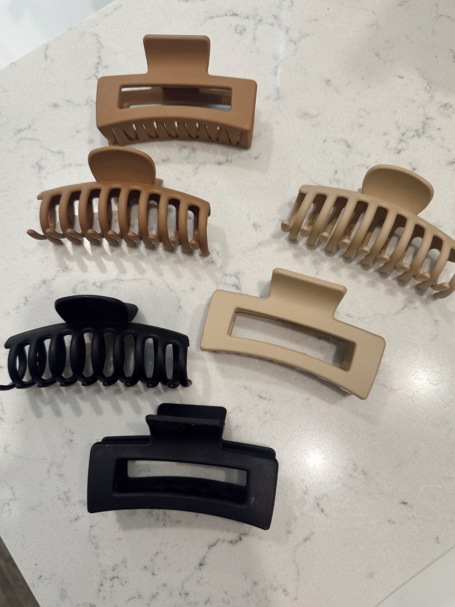 The best hair clips from Amazon ! 6 pieces with different colors and styles 

#LTKStyleTip #LTKxPrimeDay #LTKFindsUnder50