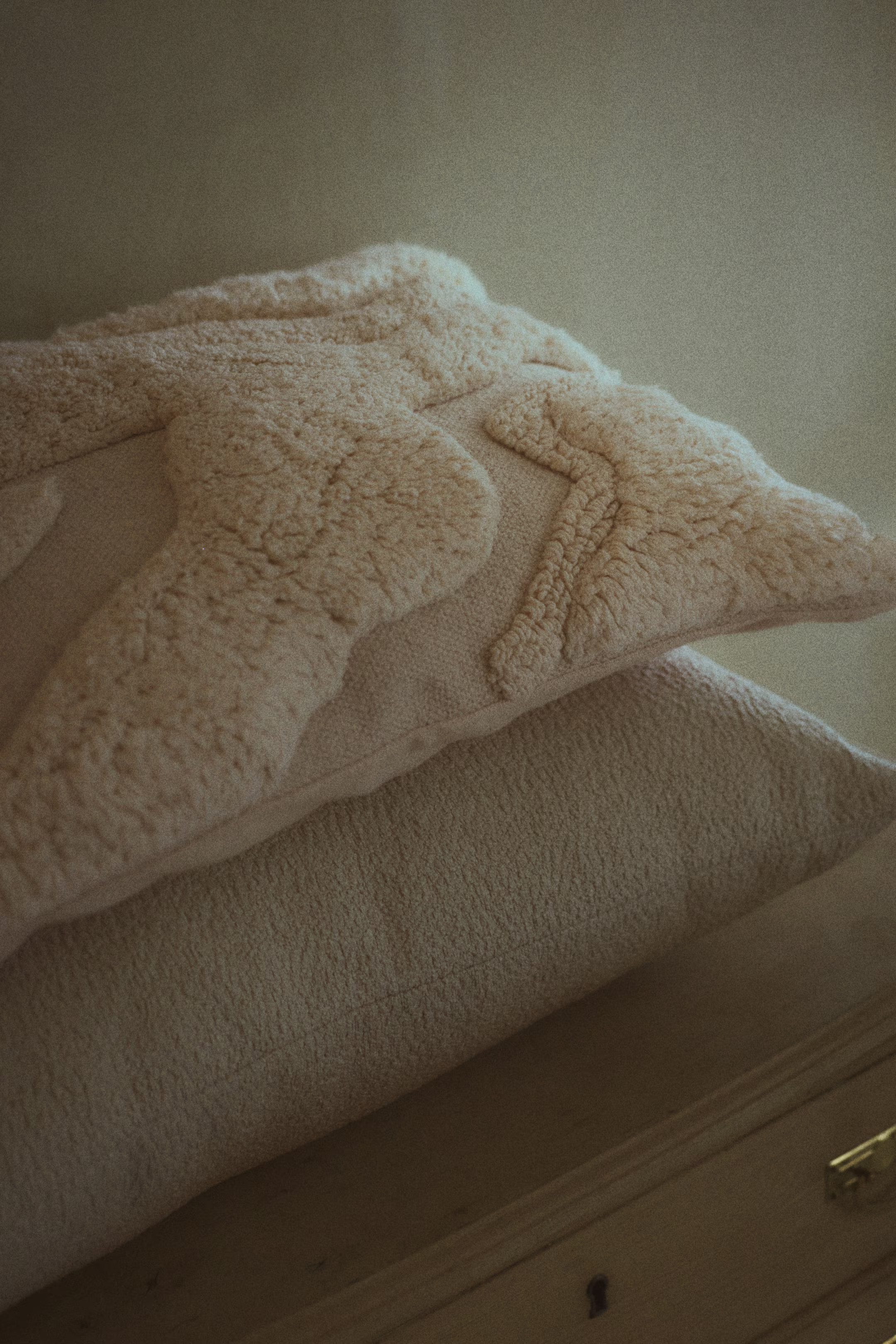 Textured-Cotton Cushion Cover | H&M (US + CA)