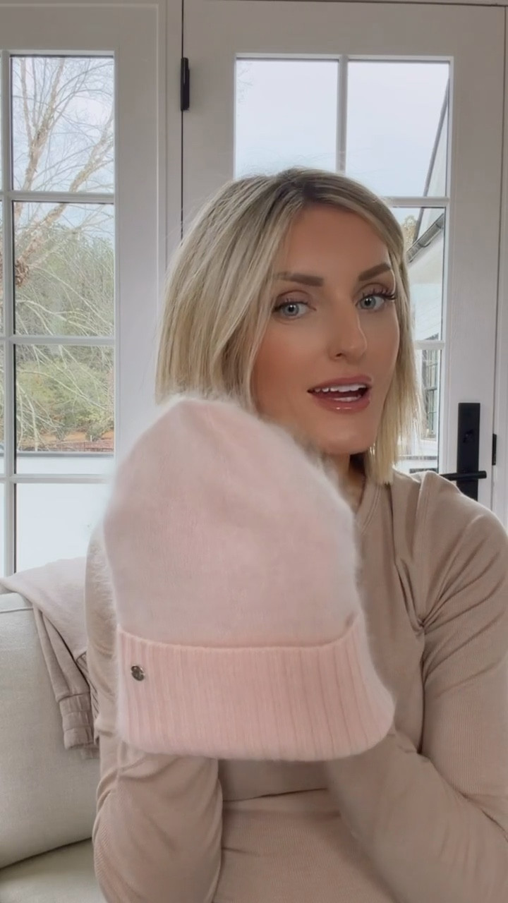 This cashmere beanie would make a great gift for her! It comes in several colors! It would be great for being in the snow! It also has matching mittens you can pair with this! @lululemon #lululemoncreator #ad

Loverly Grey, lululemon, cashmere beanie, gift guide, gift ideas 

#LTKSeasonal #LTKHoliday #LTKGiftGuide