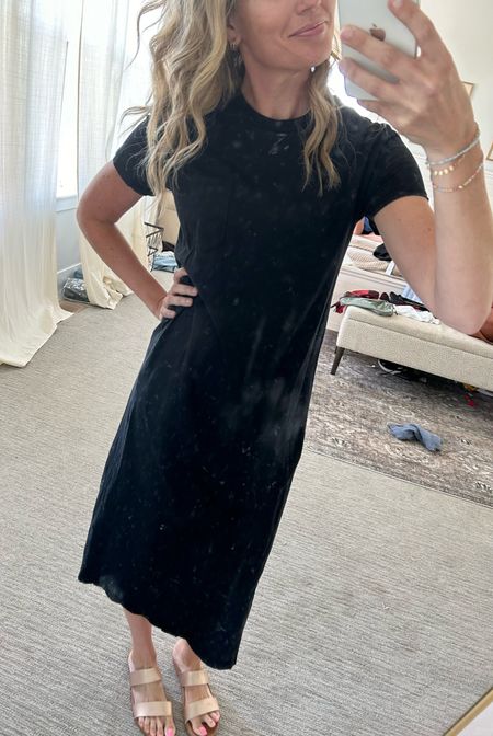 The most perfect tshirt midi dress! #walmartpartner It had a subtle acid wash and I’m all about it! Super soft, modest and easy to wear/style! Shop it and some other stand out summer faves here!

#walmartfashion @walmartfashion #walmart @walmart