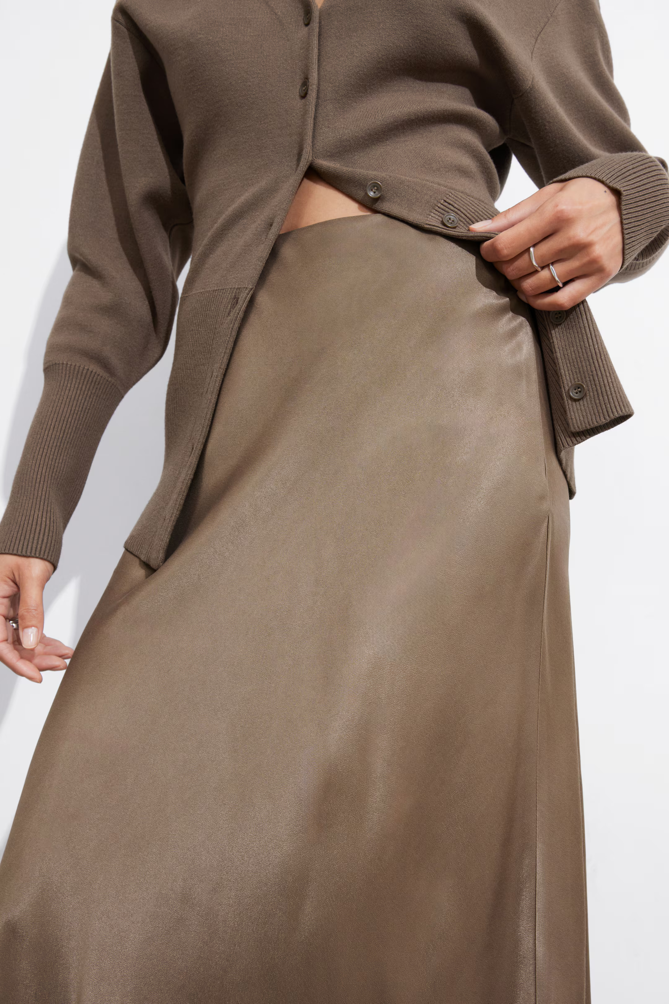 Satin Midi Skirt | H&M (UK, MY, IN, SG, PH, TW, HK)