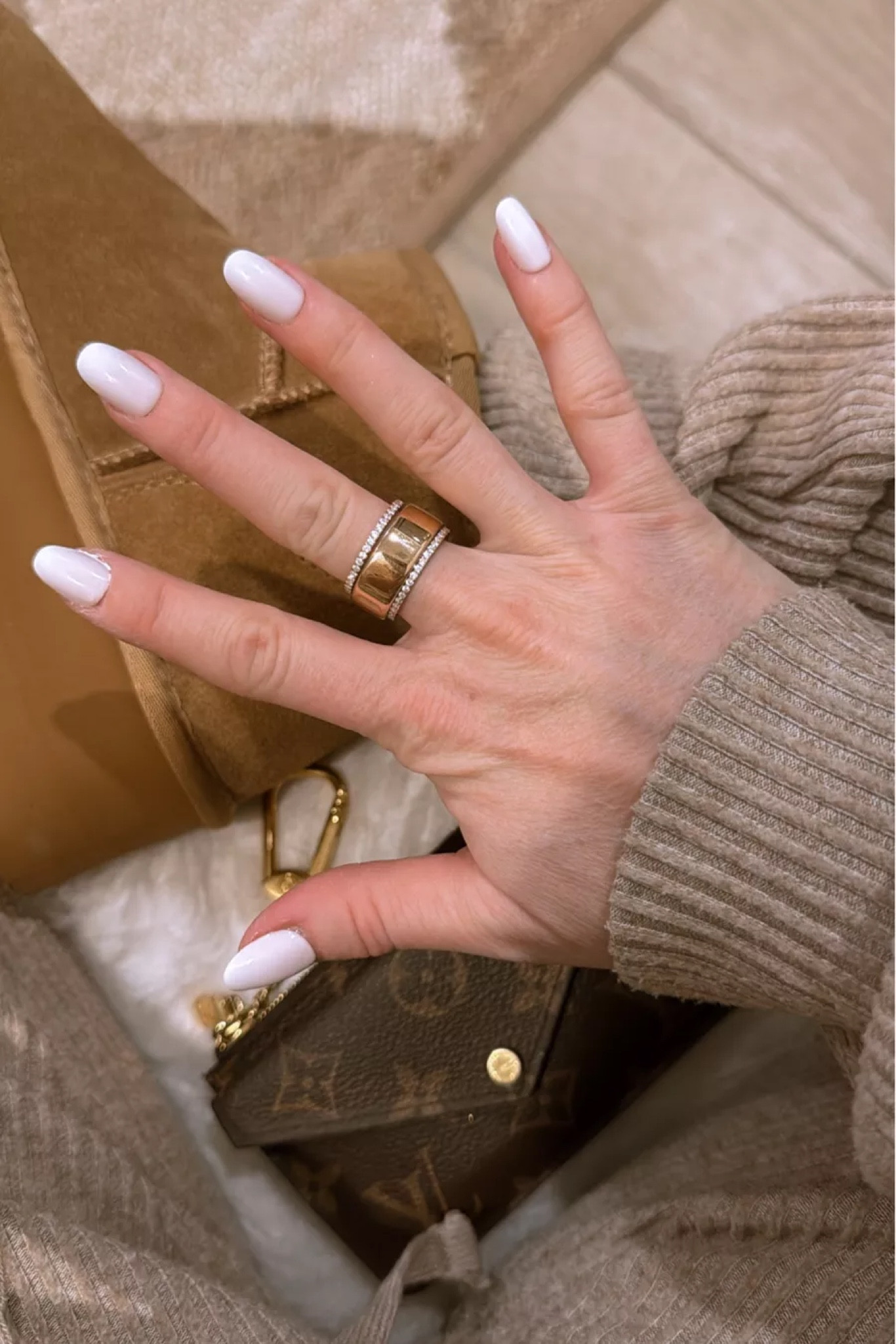 Oura ring and sparkley Amazon rings are linked! Boots were also an Amazon find!

Fitness
Health tracker
Oura ring

#LTKFitness #LTKFindsUnder100 #LTKFindsUnder50