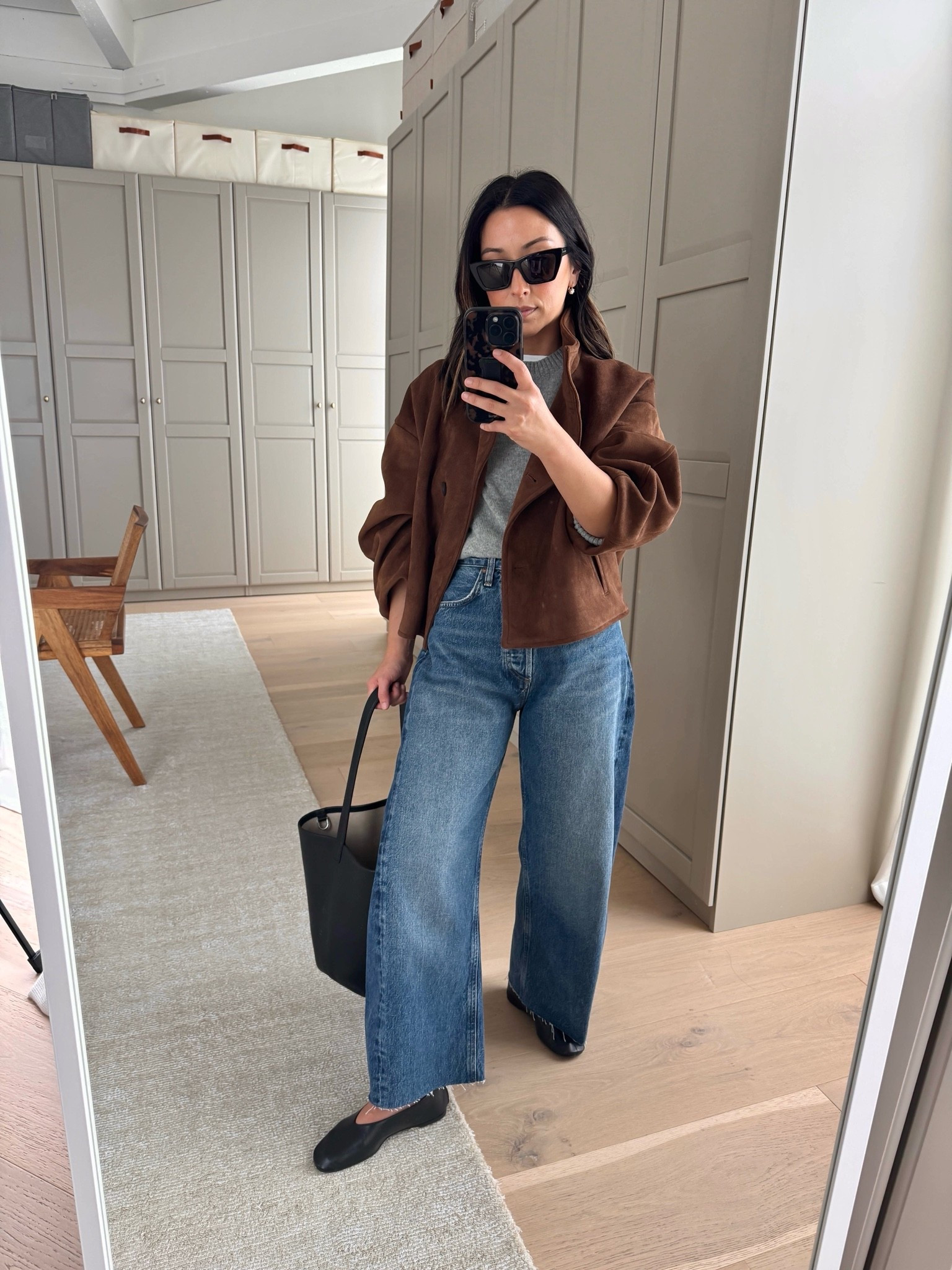 Another way to style my Zara suede jacket. Oversized, so you could size down. Love the drape!

Zara jacket xs - size down
Everlane cashmere sweater xs
AGOLDE LUNA jeans 25 - cut hems
Reformation flats 5
Quince bag small
YSL sunglasses 
Dorsey Cecelia earrings 3.4
Dorsey James necklace 15”

#LTKPetite #LTKmomlife #LTKOver40