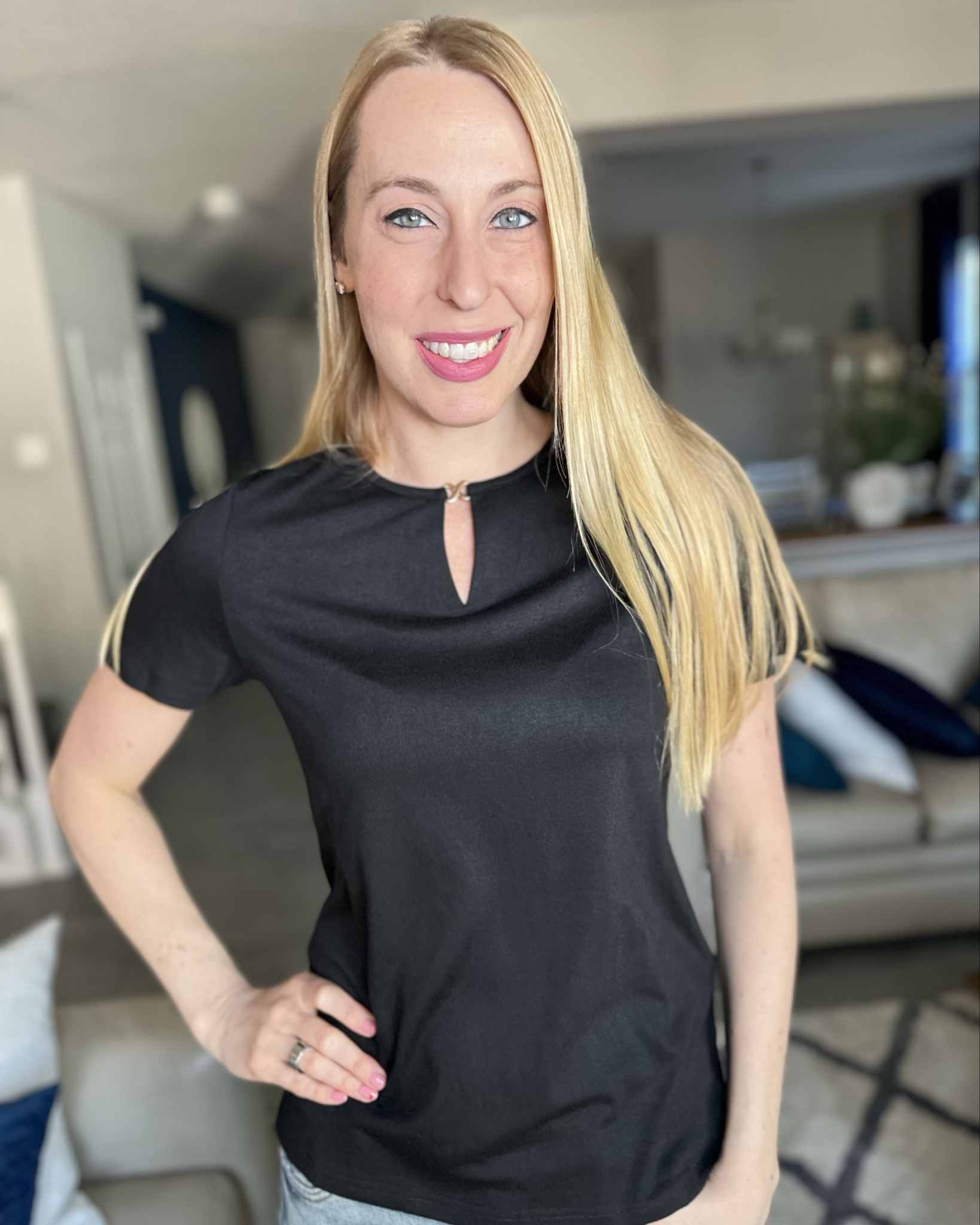 Plain black tee with cute metal detailing
💓  this shirt is oversized, comfy and stretchy
💓 i am 5’10” and love the length of it and the cute little metal piece around the neckline
💞 fits true to size, wearing size small

#LTKFindsUnder50 #LTKFindsUnder100 #LTKStyleTip