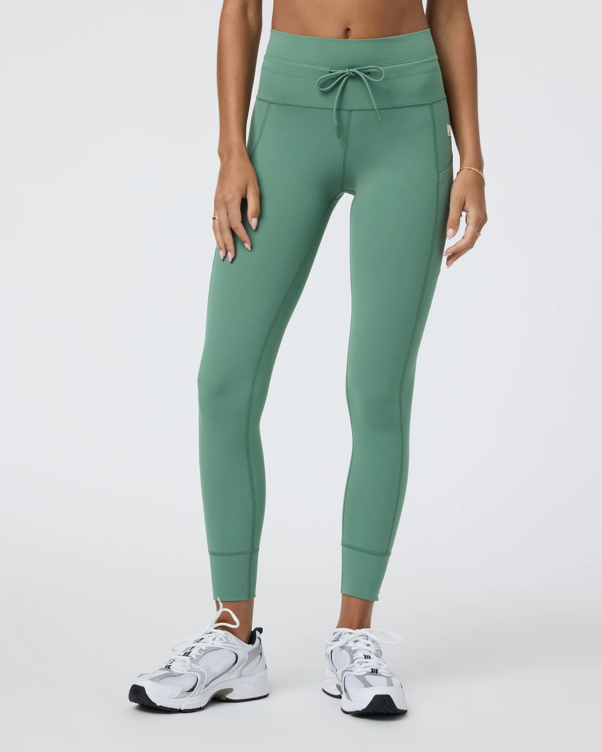 Daily Pocket Legging – Hedge Green High Rise Leggings – Vuori | Vuori Clothing (US & Canada)