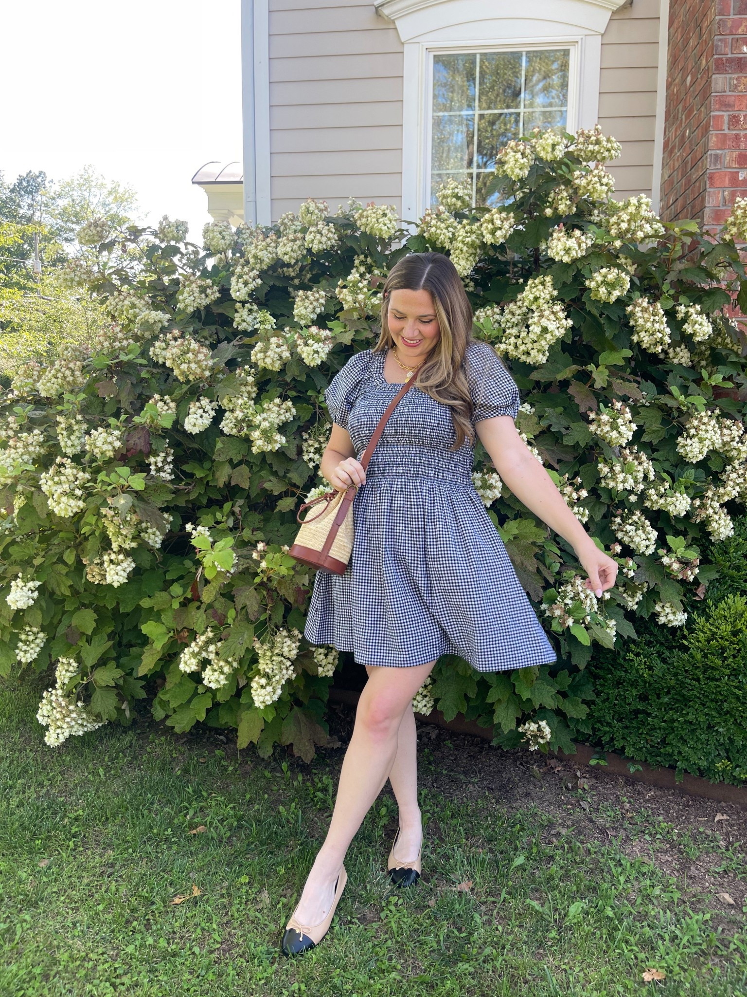 I’ve been wearing this dress all summer.. it’s so comfy & flattering! 👏🏻