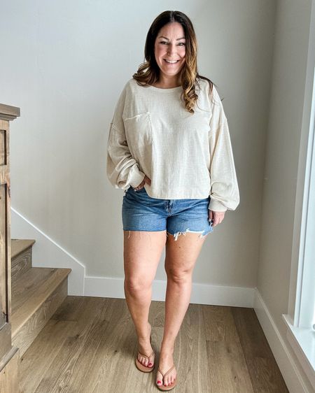 Midsize Denim Shorts

Fit tips: AE Strigid Super High-Waisted Relaxed Short Size 14 | 4" Inseam | 12.5” Rise // Top, L 

Spring  summer fashion  denim shorts  denim trends  spring style  casual outfit  the recruiter mom

#LTKSeasonal #LTKmidsize #LTKstyletip
