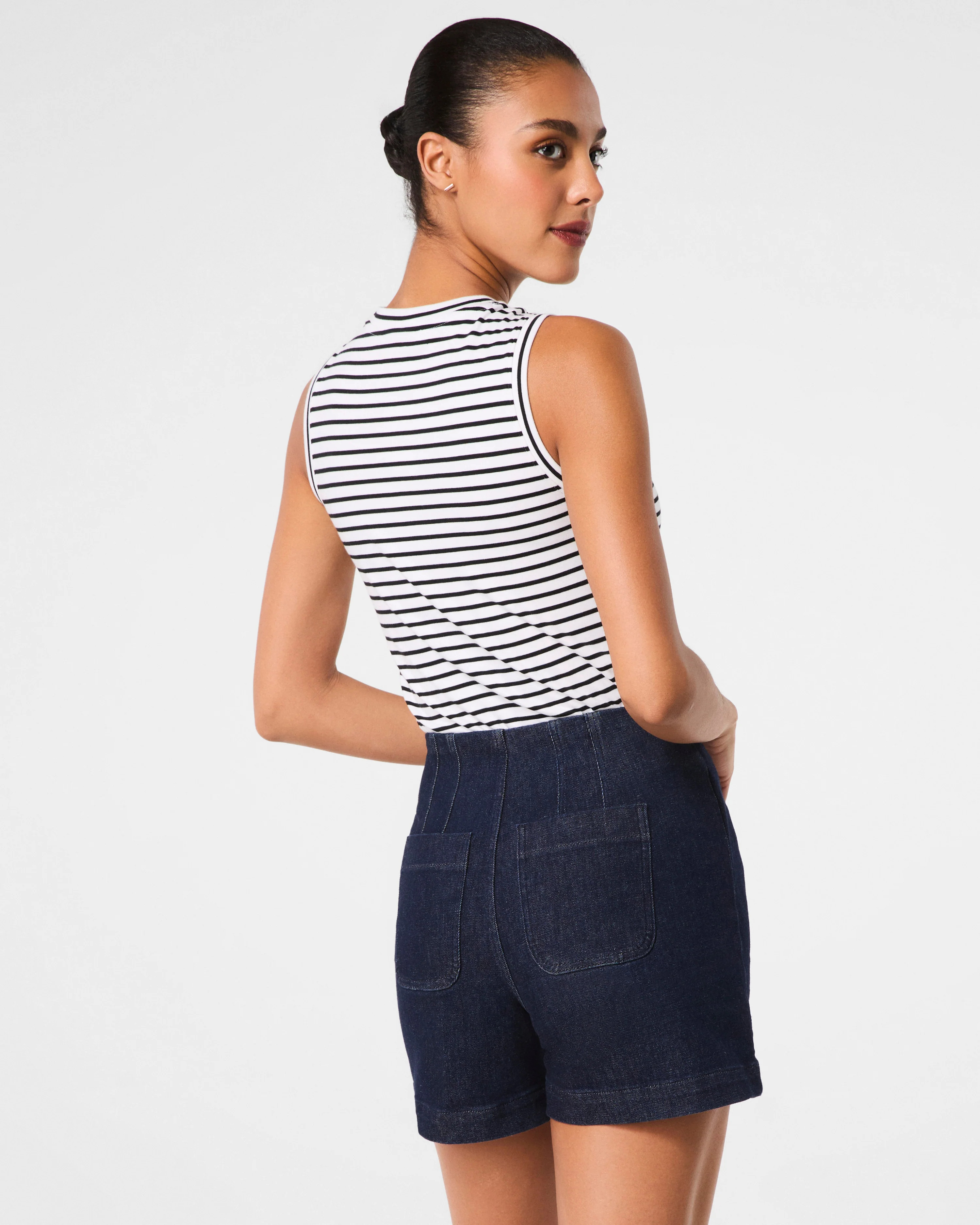 Zero Waistband 5" Jean Shorts with Waist Shaping | SPANX | Spanx Canada