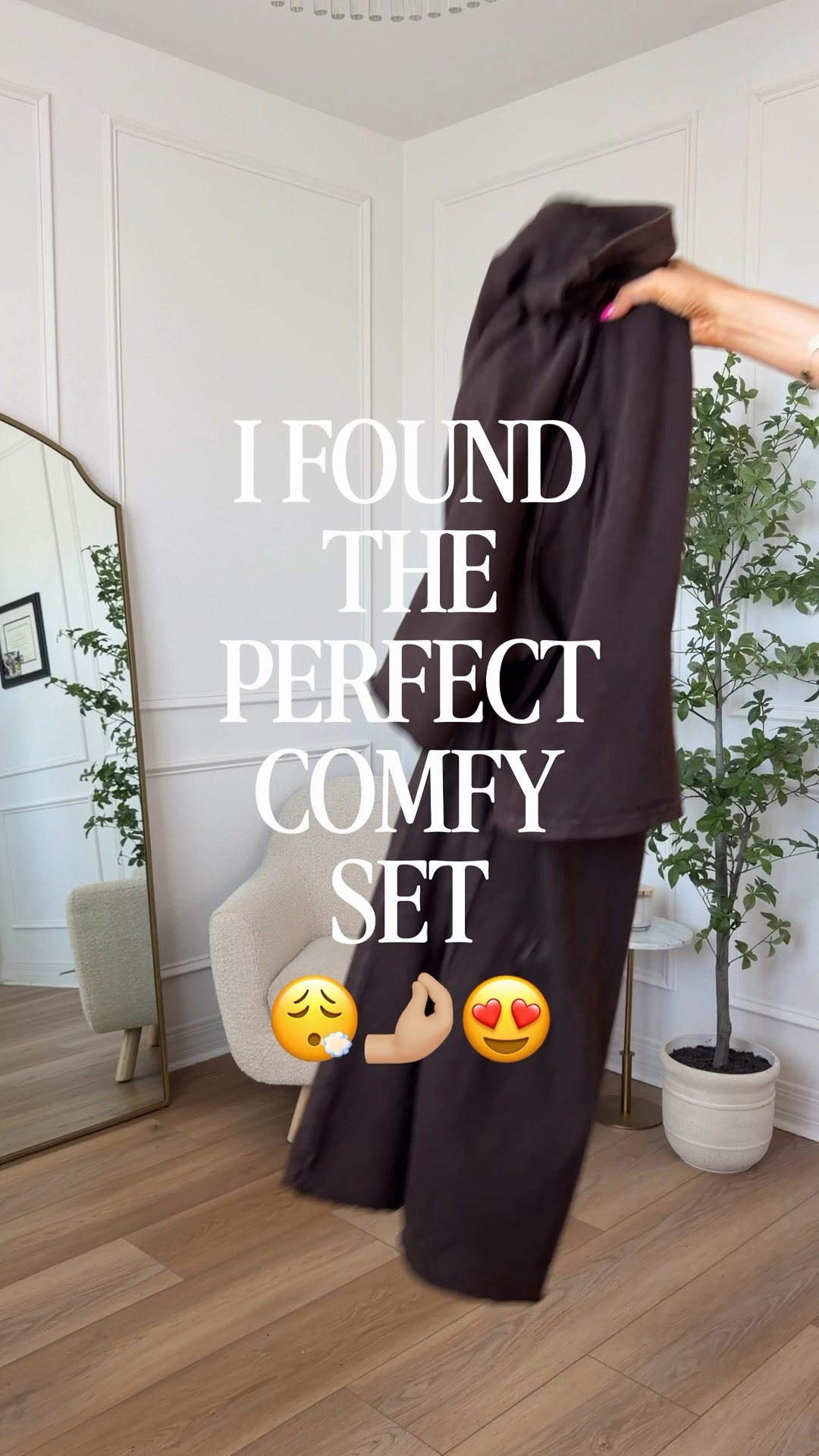 The perfect comfy set! Wearing smalls
