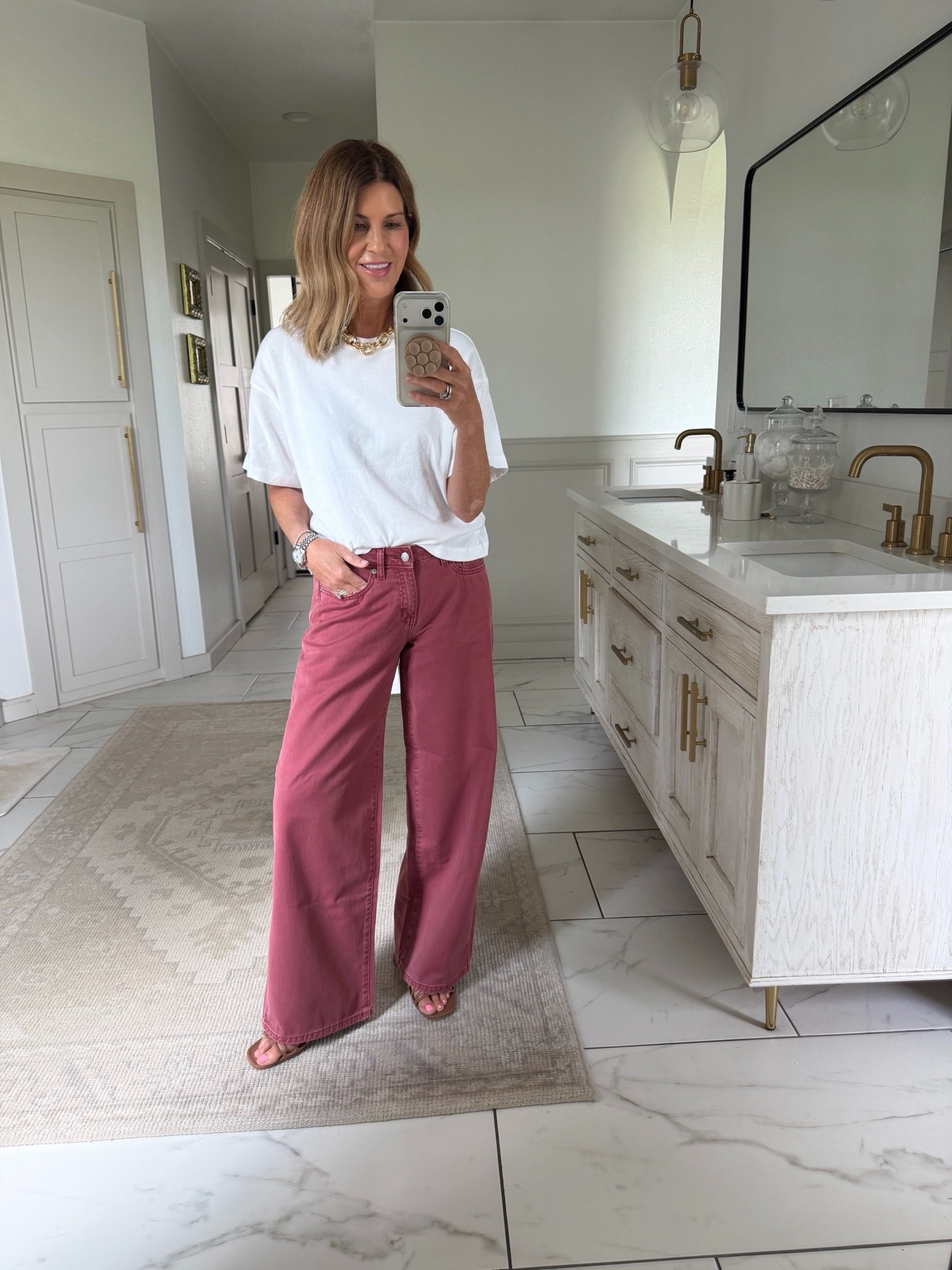Ootd 
Size up one in jeans

#LTKMidsize #LTKootd