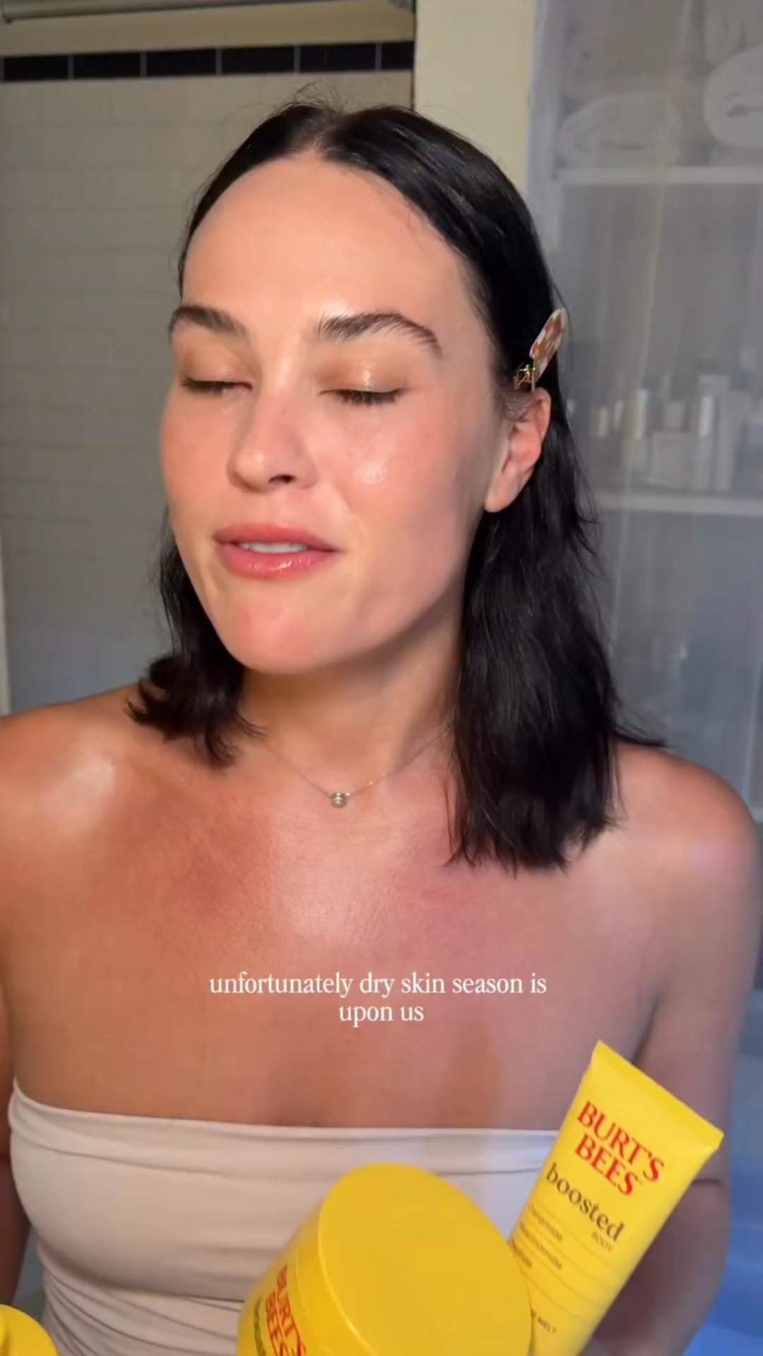 #burtsbeespartner New moisturizers rarely make it into my routine, but @burtsbees did. You can shop the Burt’s Bees Boosted line at Walmart, Walmart.com or through the link in my bio.

#skincare #grwm #burtsbeespartner #dryskin #winterskin