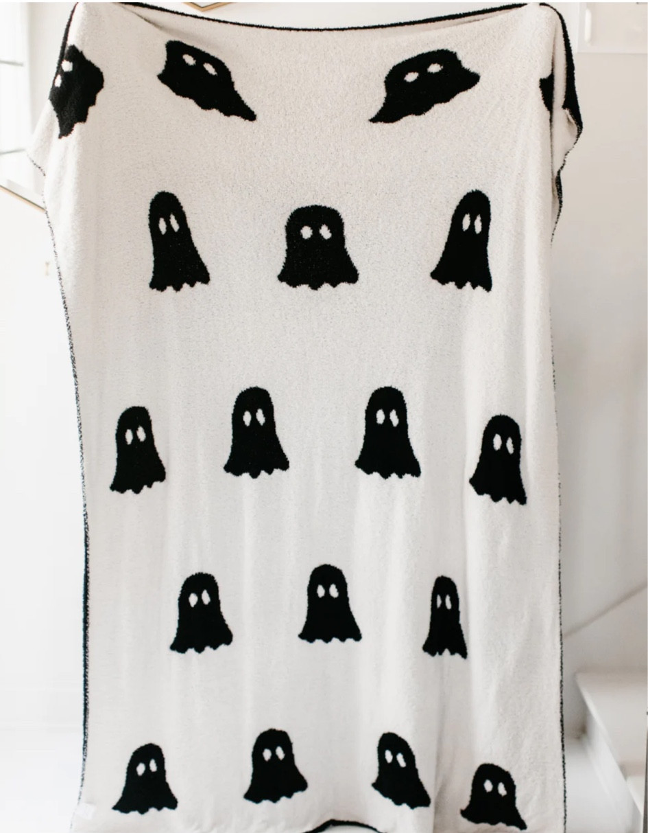 The Styled Collection Tia booth collection Halloween throw blankets ghost, blanket skull, blanket ghost pillows

#LTKfamily #LTKHalloween #LTKSeasonal