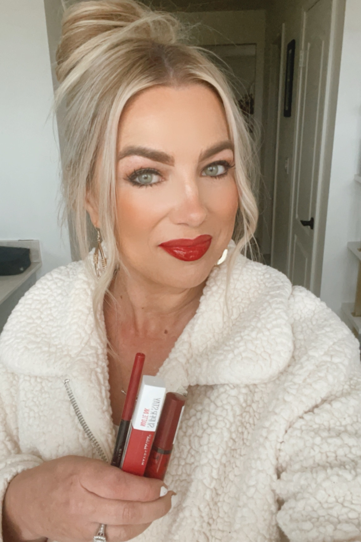Favorite holiday red lip combo 

Red lips
Holiday makeup 
Matte red 
Christmas makeup 

#LTKHoliday #LTKbeauty #LTKSeasonal