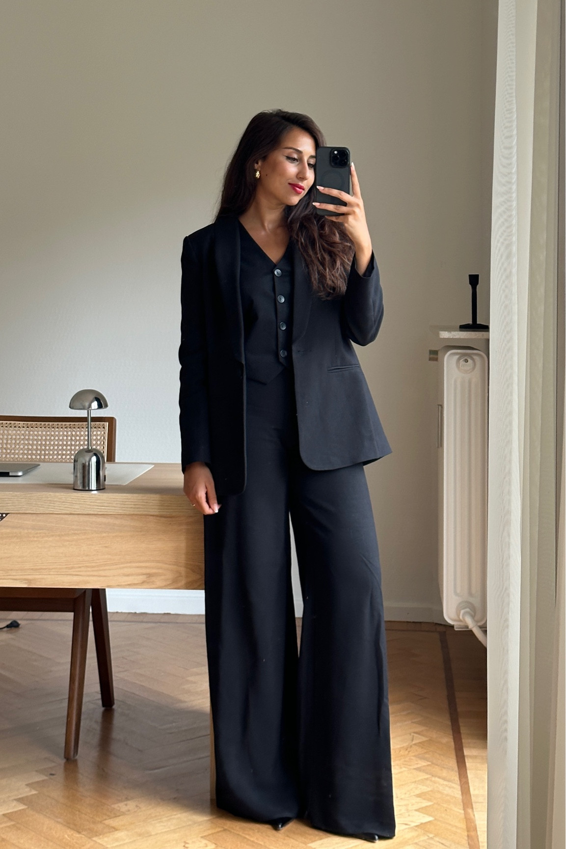 Back to work look 🖤