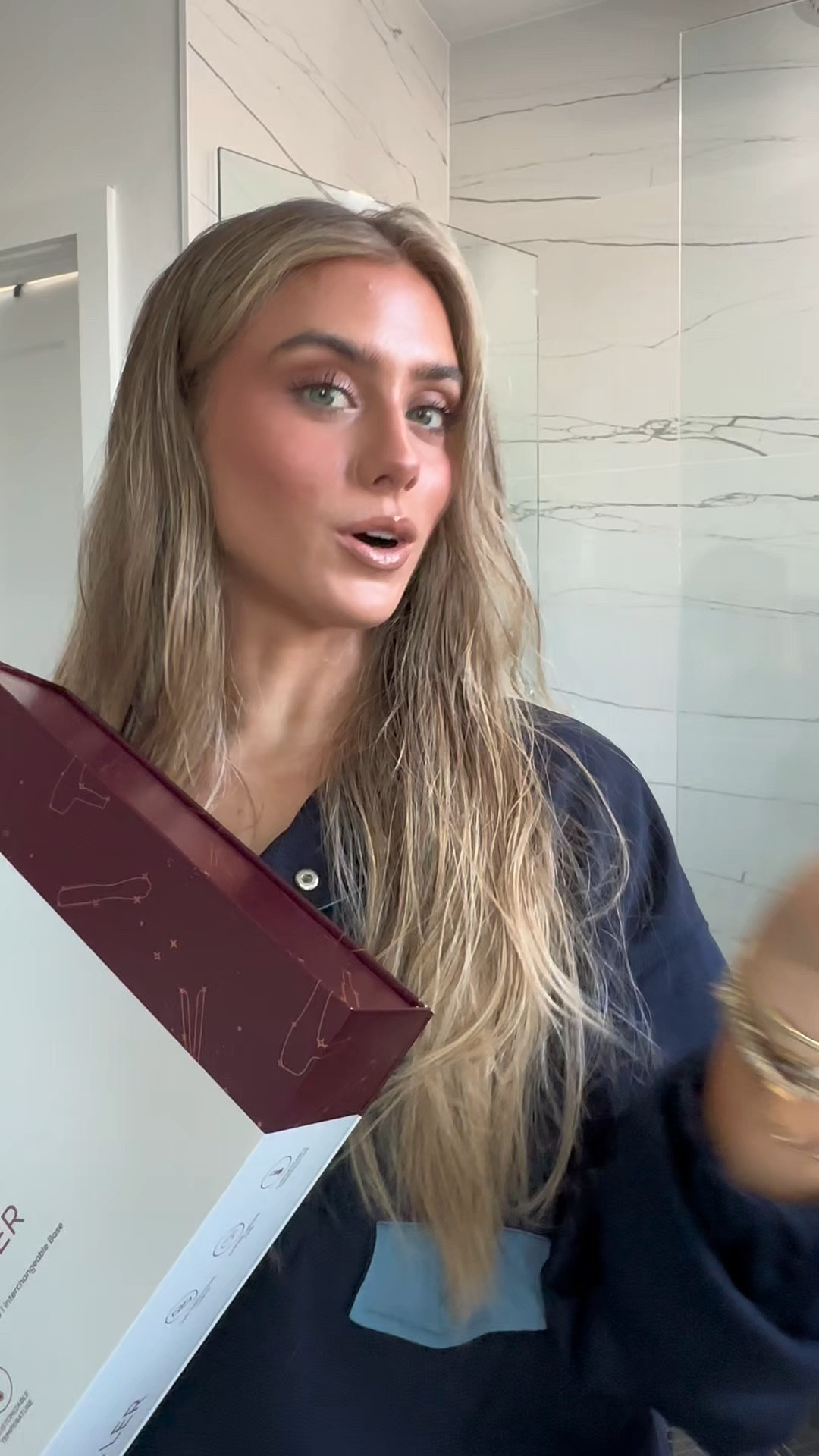 How I gave myself an at home blowout step by step using the @sutrabeauty 4-in-1 Air Styler Set that I got from @macys 👱‍♀️ This hair tool is under $100 and comes with two curling barrel attachments, a flat brush attachment, dryer attachment, and the interchangeable base. Its adjustable heat and speed settings provide total control for creating smooth, voluminous, or defined curls. These powerful tools can be used on all hair types to create a variety of polished styles. You could stop at any of the steps to get perfect looking hair! I am really impressed by this. This is a good gift idea for the beauty lover on your gifting list! 🎁#ad

#SutraHoliday #sutrabeauty #airwraptutorial #hairblowout #blowoututorial #blowouthair #blowoutcurls #blowouthack #volumehairhacks #bounceyhair #hair #hairtok #hairtutorial #hairstyles #hairhack #hairhealth #hairroutine #hairwash #hairwashday #hairwashingroutine #hairwashroutine #macys #giftidea #giftideas #giftideasforfriends #giftideaformom #giftsforher #giftsformom #giftsforgirlfriend #beautygifts #beautygiftsets #skincaregiftset #skincaregiftguide #beautygiftguide #beautygiftideas #giftguideforher #giftguideforhim2025 #giftsforsister Gift Guide Beauty. Gift guide for the beauty lovers. Gift idea for her. Gifts for makeup lover. Gifts for beauty lover. Gifts for girlfriend. Gifts for cousin. Gifts for sister. Christmas gifts. Christmas gifts for girls

#LTKHoliday #LTKgrwm #LTKGiftGuide