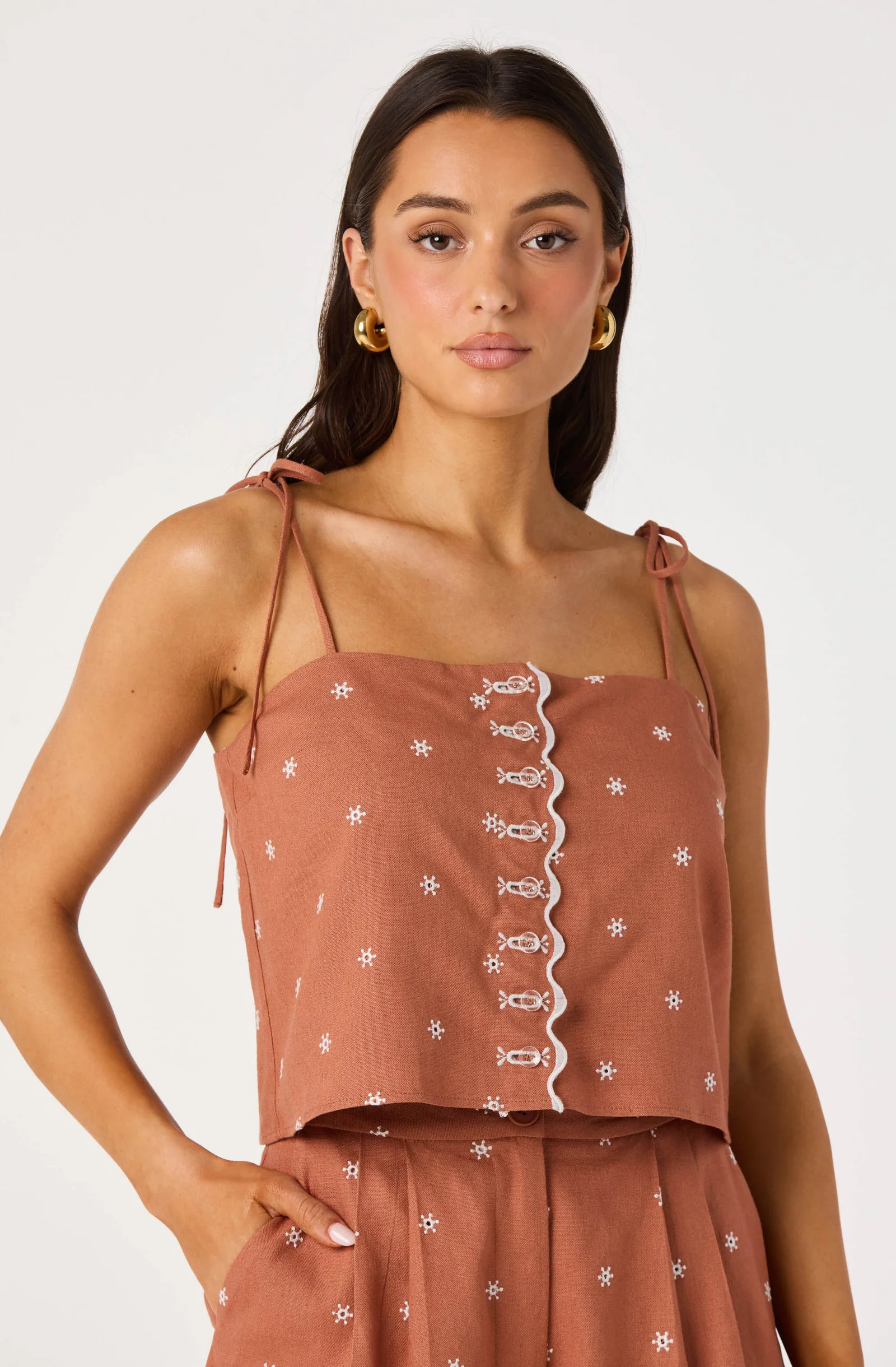 Justina Eyelet Scalloped Crop Tank - Sienna / XS | ASTR The Label (US)