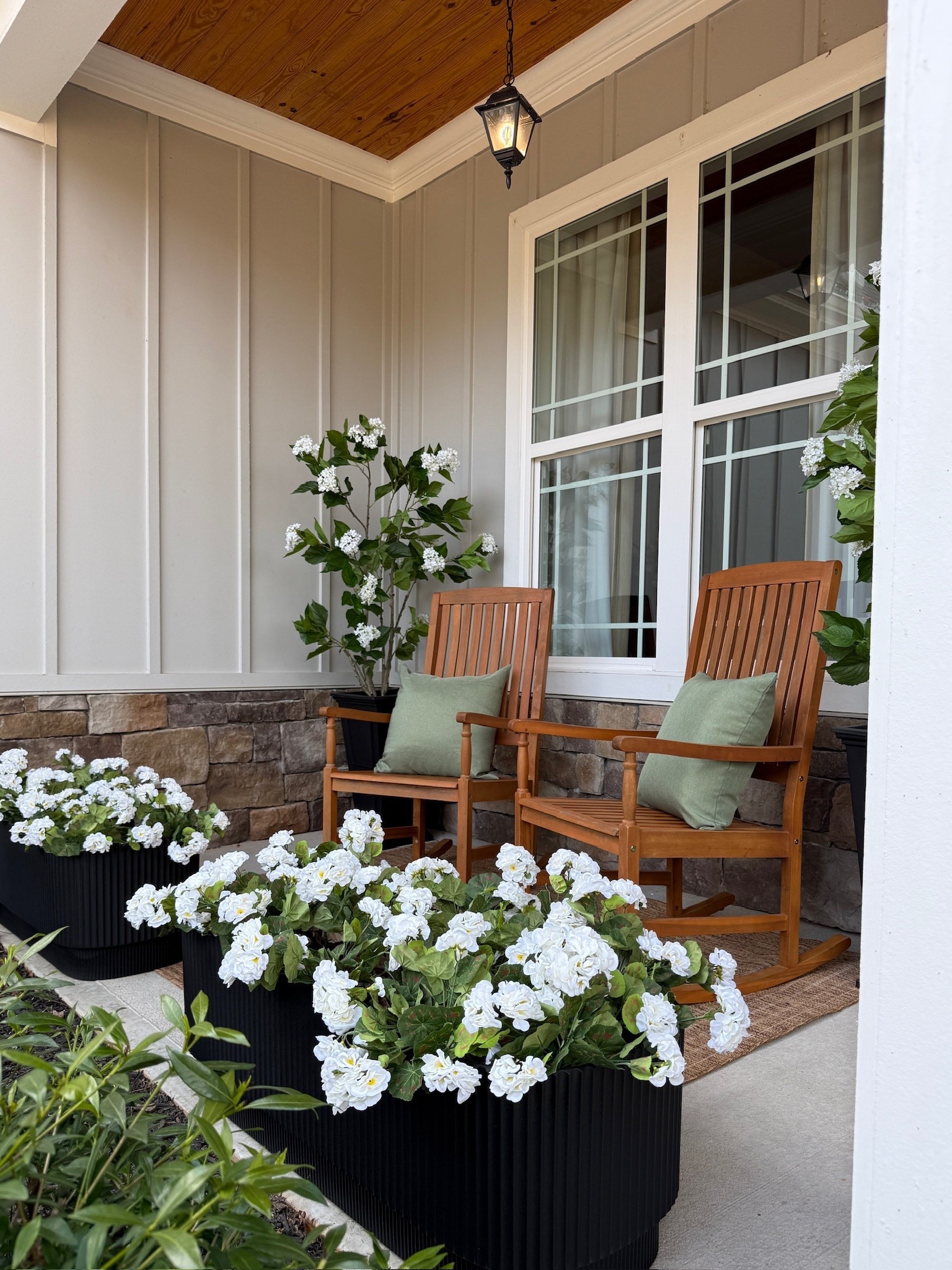 A simple and beautiful spring front porch look! 🤍

#LTKHome #LTKSeasonal