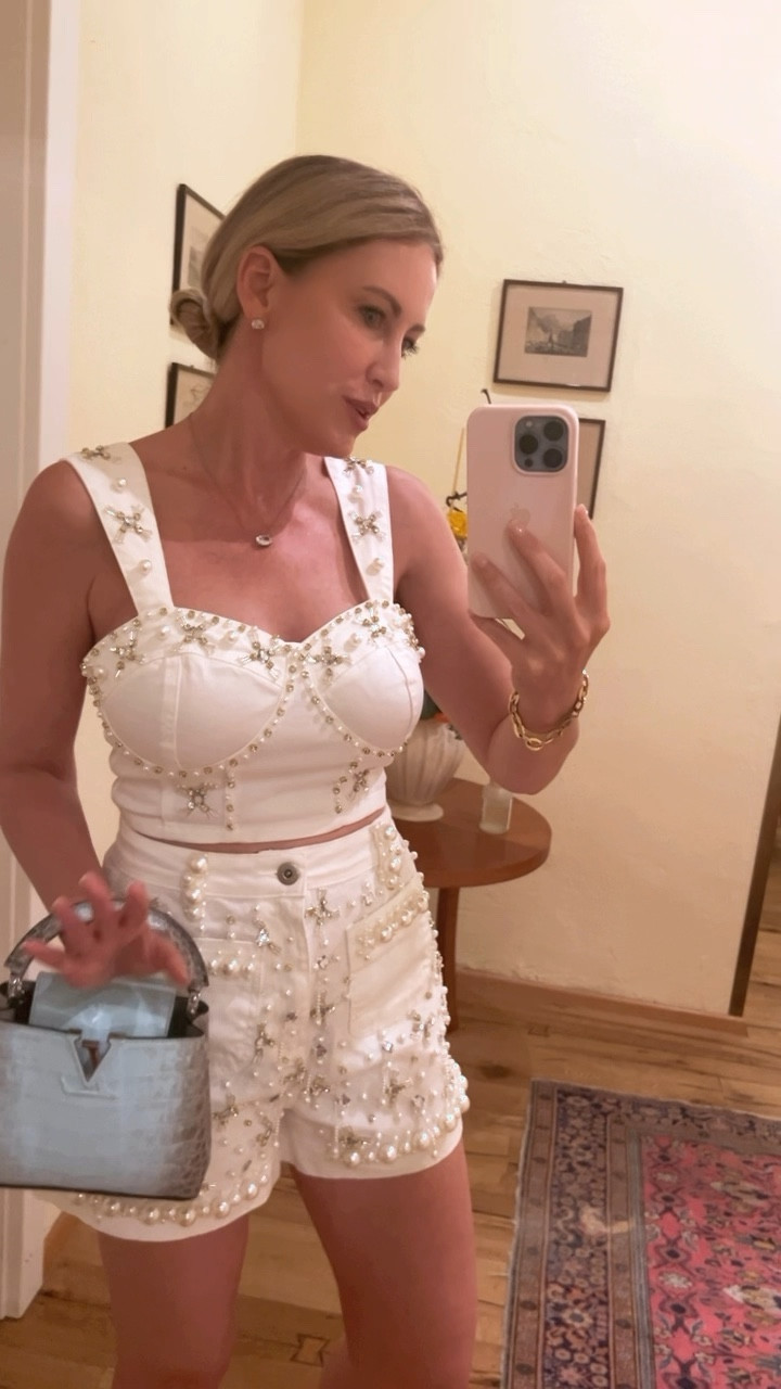 The cutest 2 piece short set.  I wore this for a family dinner during vacation and got so many compliments.  It fits TTs.  I am wearing a size 4.  

#LTKTravel #LTKVideo #LTKSeasonal