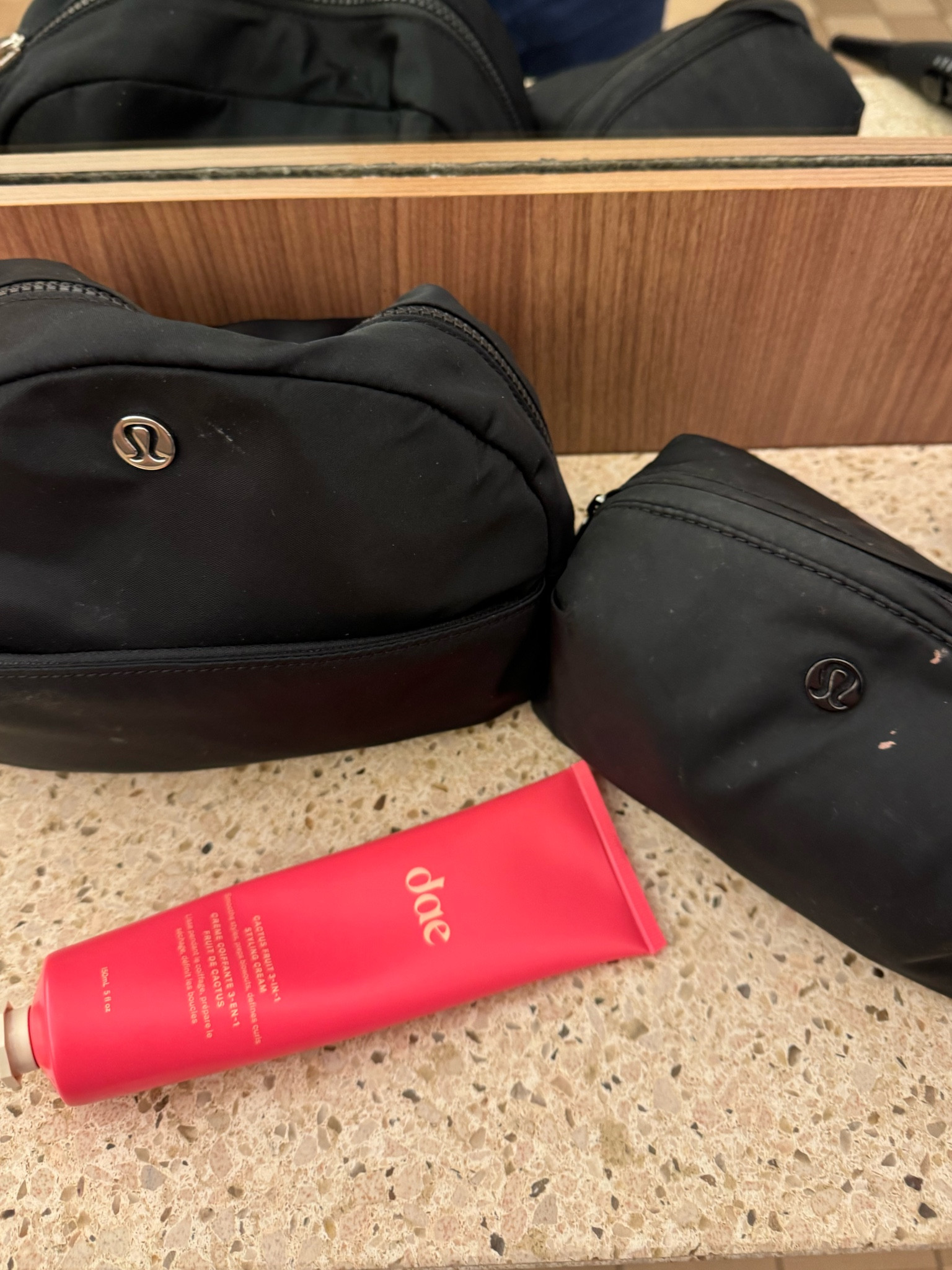 what’s in my gym bag currently??👛🧘🏽‍♀️💗

#LTKBeauty #LTKFitness #LTKFindsUnder100