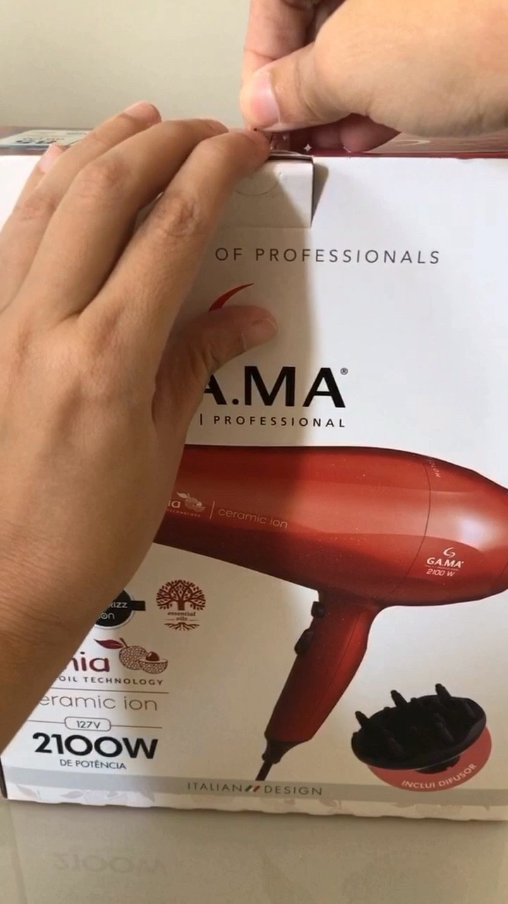 ✨ O Secador Lichia Gama Italy é aquele produto que você precisa conhecer ! Com tecnologia Ceramic Íon e óleo de lichia, ele seca, protege e dá brilho aos teus cabelos como num salão! 💁‍♀️💨

🔥 Potência de 2100W
🌸 Menos frizz, mais brilho
💆‍♀️ Difusor incluído para cachos definidos

💡 Experimenta agora e transforma o teu ritual de beleza!

🔗 Você encontra o produto na @shopee_br e sente a diferença!

#GamaItaly #LichiaPower #SecadorProfissional #BelezaEmCasa #CabelosPerfeitos #UnboxingBeauty #CuidadosCapilares #BrilhoIntenso #TecnologiaCeramicIo