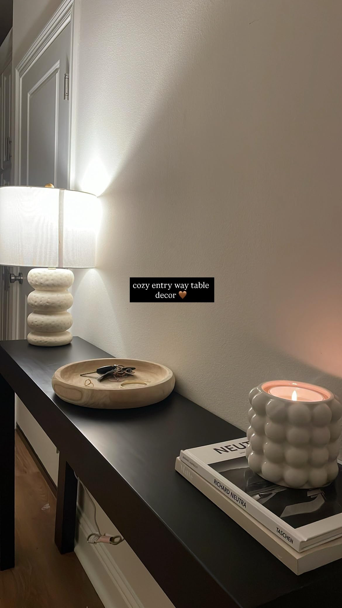 cozy entry way table inspooo 🤎

#entrywaytable #entrytabledecor 

 #LTKSeasonal #LTKHome