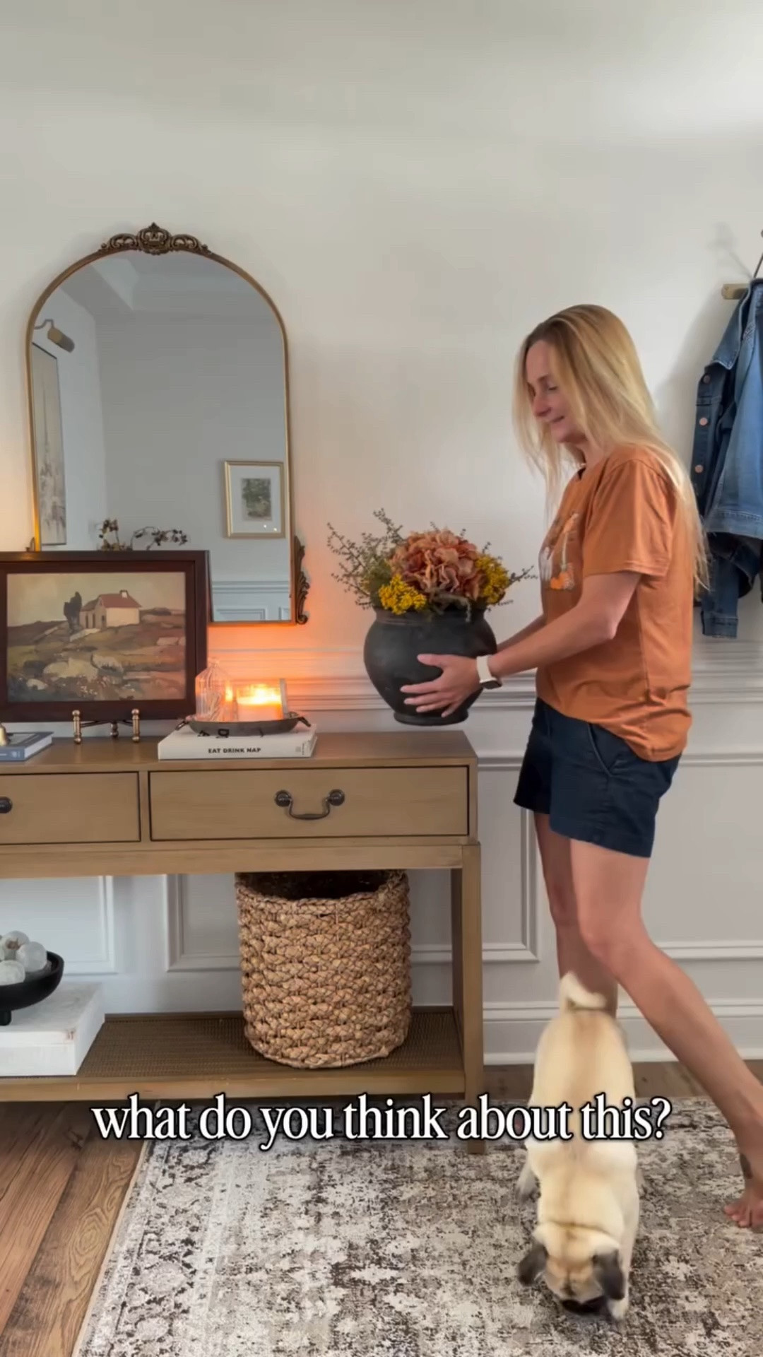 Fall entryway vibes ✨🍂 

Follow along for cozy home inspiration, affordable finds, and a healthy obsession with spooky season. 🖤💀

#falldecoratingideas #falldecorations #entrywaydecor