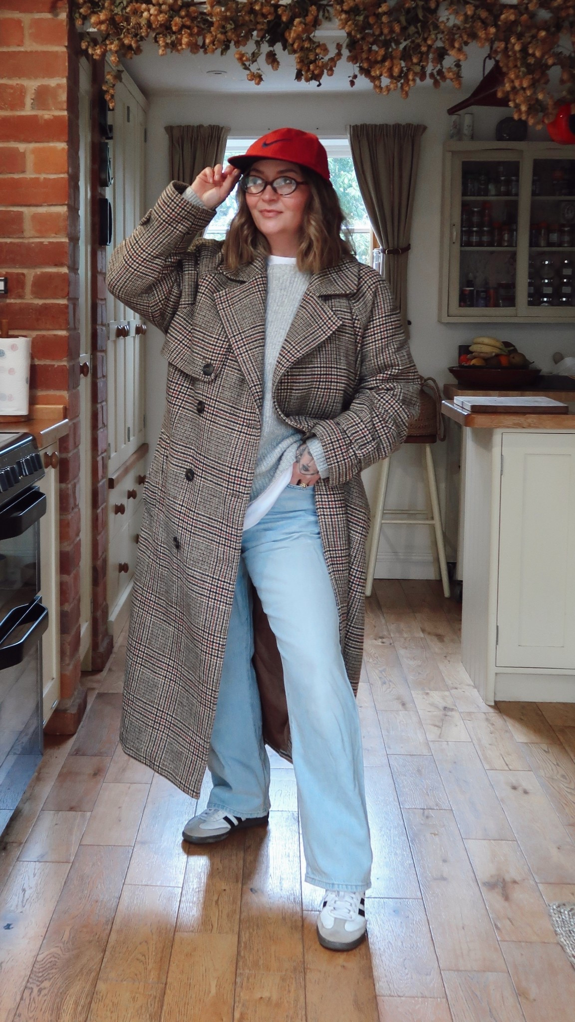 Yes I should’ve ironed my clothes but it’s STILL raining! Is there much point when you’ve got a massive coat on over the top? 😂
.
.
.
#stylingtheseasons #winteroutfitideas #smallinfluencers #stylingreels #outﬁtinspo 

#LTKuk #LTKspring #LTKwinter