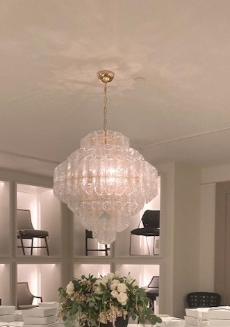 Top interior design trend ✨ Glass chandeliers—light, sculptural, and effortlessly elegant.
#InteriorTrends2026 #GlassChandelier #LightingDesign #InteriorStyle #ElegantLiving #HomeInspo

#LTKHome #LTKSaleAlert #LTKdayinmylife