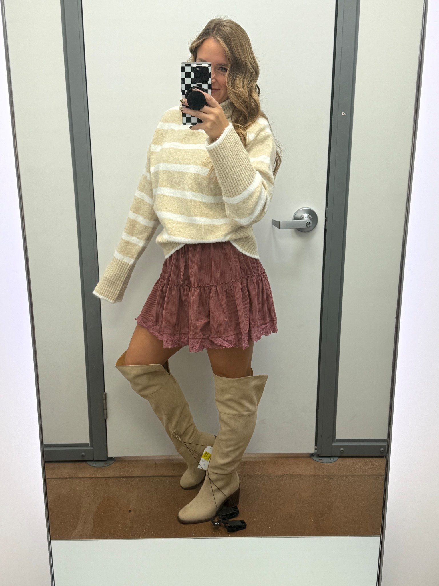 Cutest fall fit for photos 🤎😍

#LTKU #LTKGiftGuide #LTKStyleTip