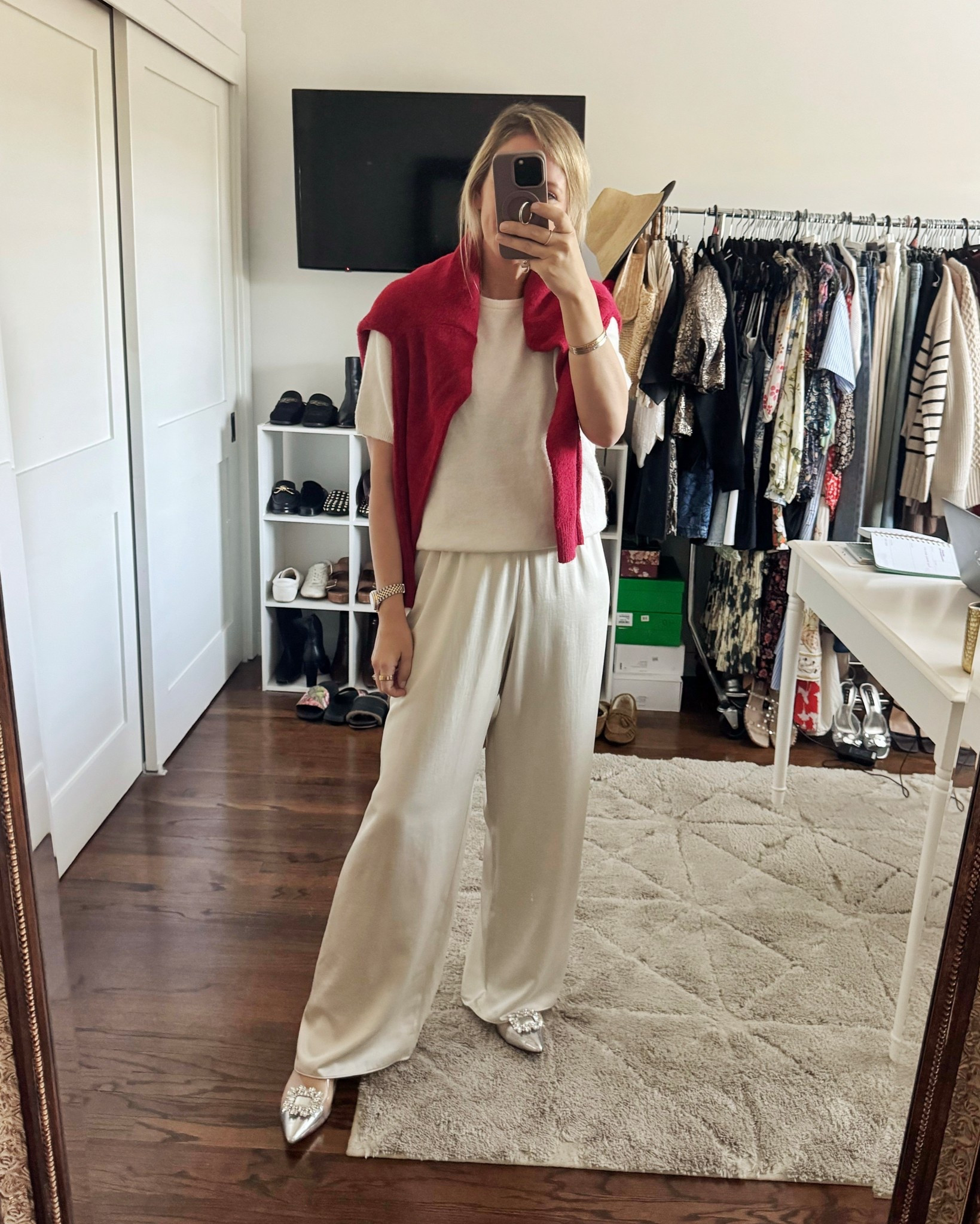 The most perfect holiday pants 😊 

#LTKHoliday