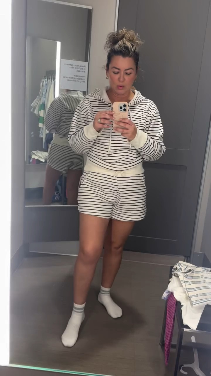 The way I enjoy putting outfits together ✨🥰

Also, it takes sometime to adapt to the new ME after having surgery. It may be challenging at times due to the fact that I can wear a 4/6 & even a 10! I just wear whatever feels comfortable & cozy. 

I could have tried on a bigger size in the blue pants because these were NOT IT! 🤣🤣

What do you think I mostly fell in love with? 
.
.
.
#vamosatarget #icantbetheonlyone #targetonespot #lifeaftersurgery