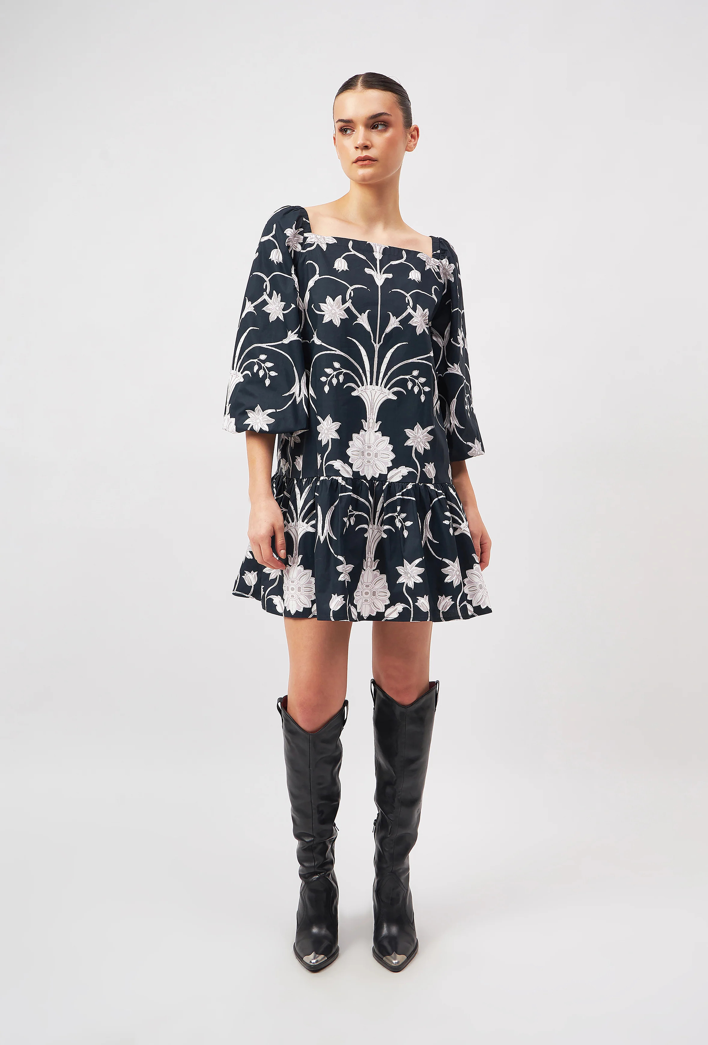 1497 Zoe | Beyond By Vera