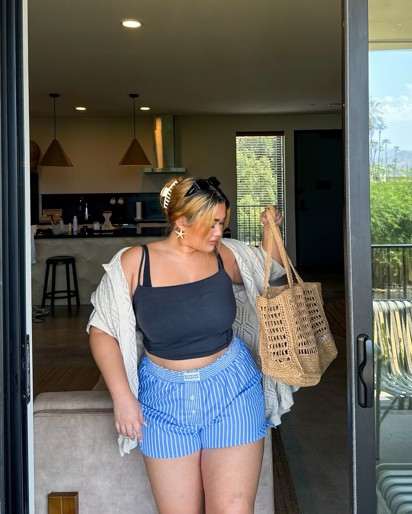 Ready to go relax 💅 don’t think I’ll ever leave @drift.hotels 

#effortlesschic #classicstyle #fashioninspo #summeroutfit
#minimaloutfit #comfystyle