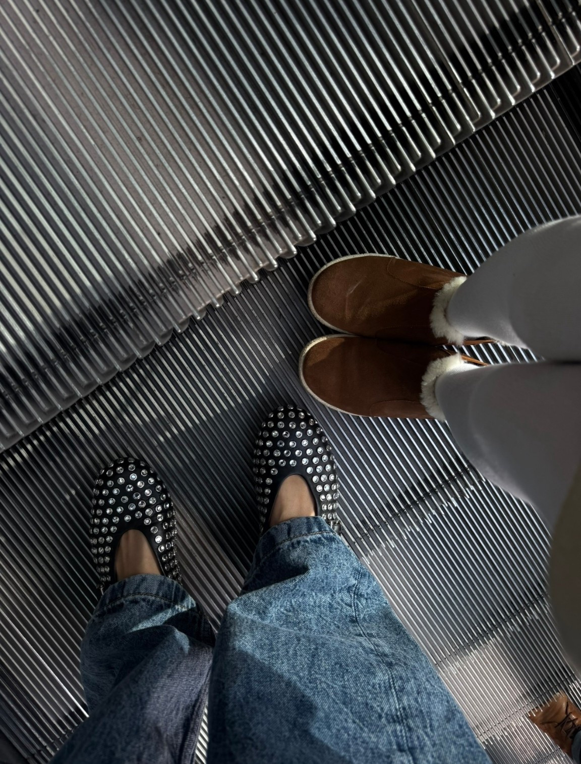 Alaia crystal flat shoes bestseller ballet pumps 