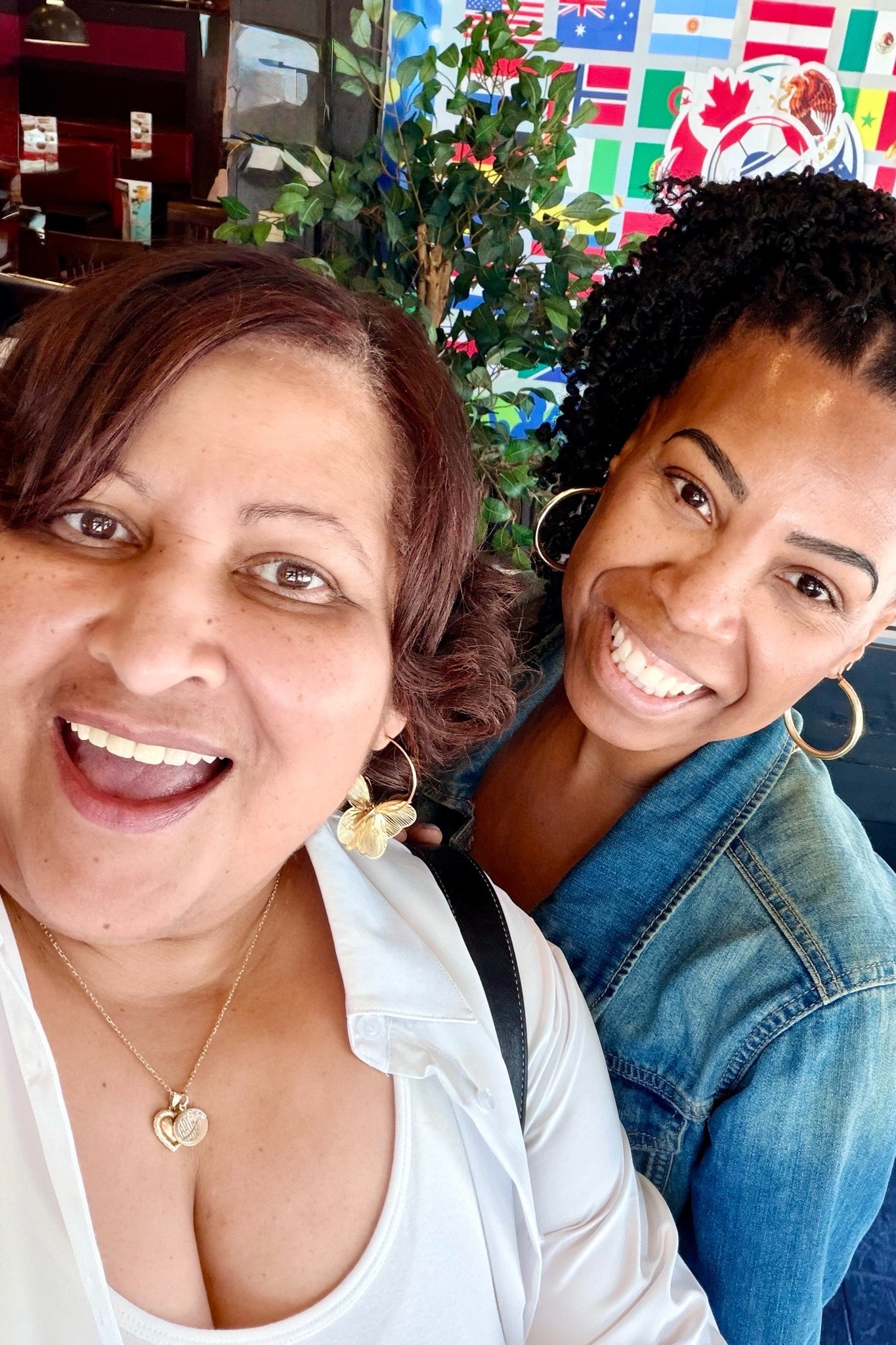 Hanging with Lotoya eho came to town for the #RootsPicnic
We went to lunch and talked about “all the things”. She loved the concerts and will be back next year!

#LTKdayinmylife #LTKstorytime #LTKvlog