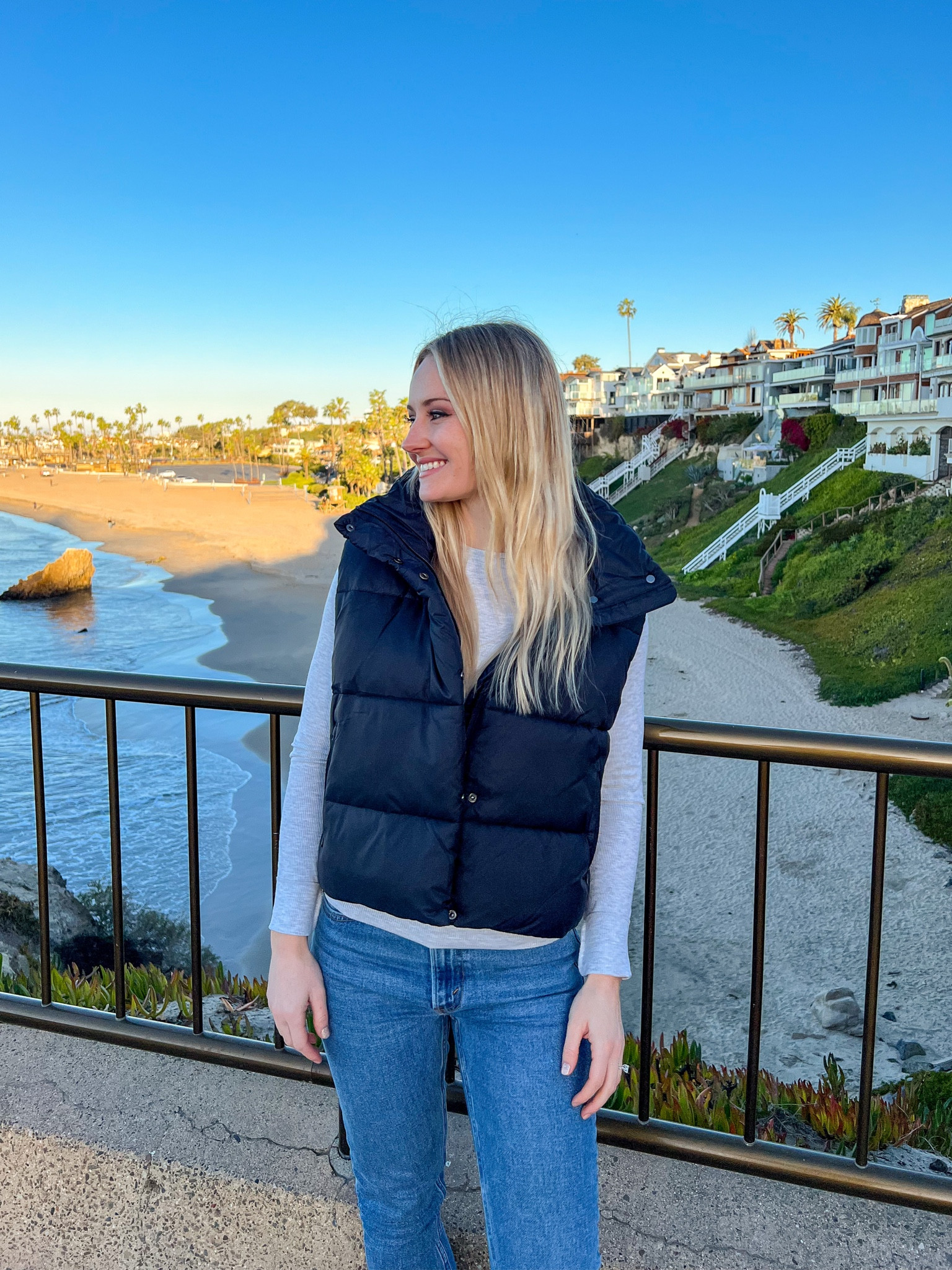 Mornings at the beach 💙



Alo gold rush puffer vest, Veja campo sneakers, Abercrombie straight leg jeans

#LTKStyleTip #LTKFindsUnder100 #LTKMostLoved