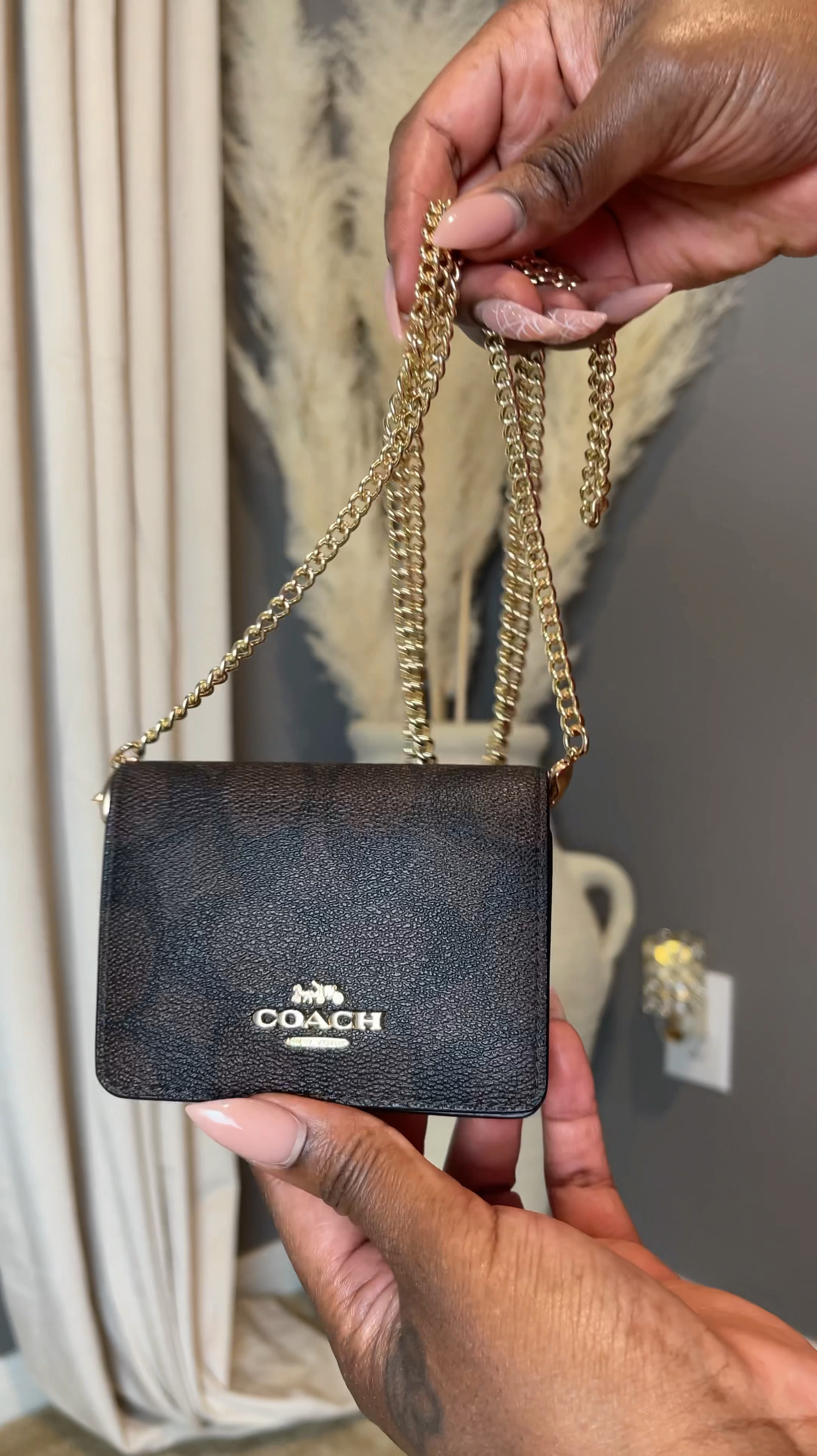 Wallet on Chain

Coach bags, Purse, Wallets, Classic, Timeless, Wallet on Chain, Handbags, Coach Outlet, Fashion, Style, Accessories 

#LTKFindsUnder100 #LTKItBag #LTKVideo