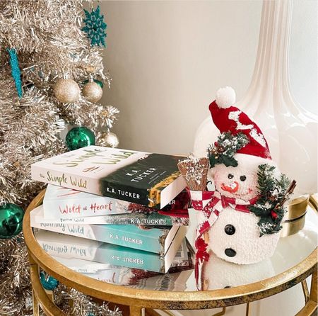 Books, holiday decor, Christmas decorations, gold tree, romance books

#LTKHoliday #LTKfindsunder50 #LTKhome
